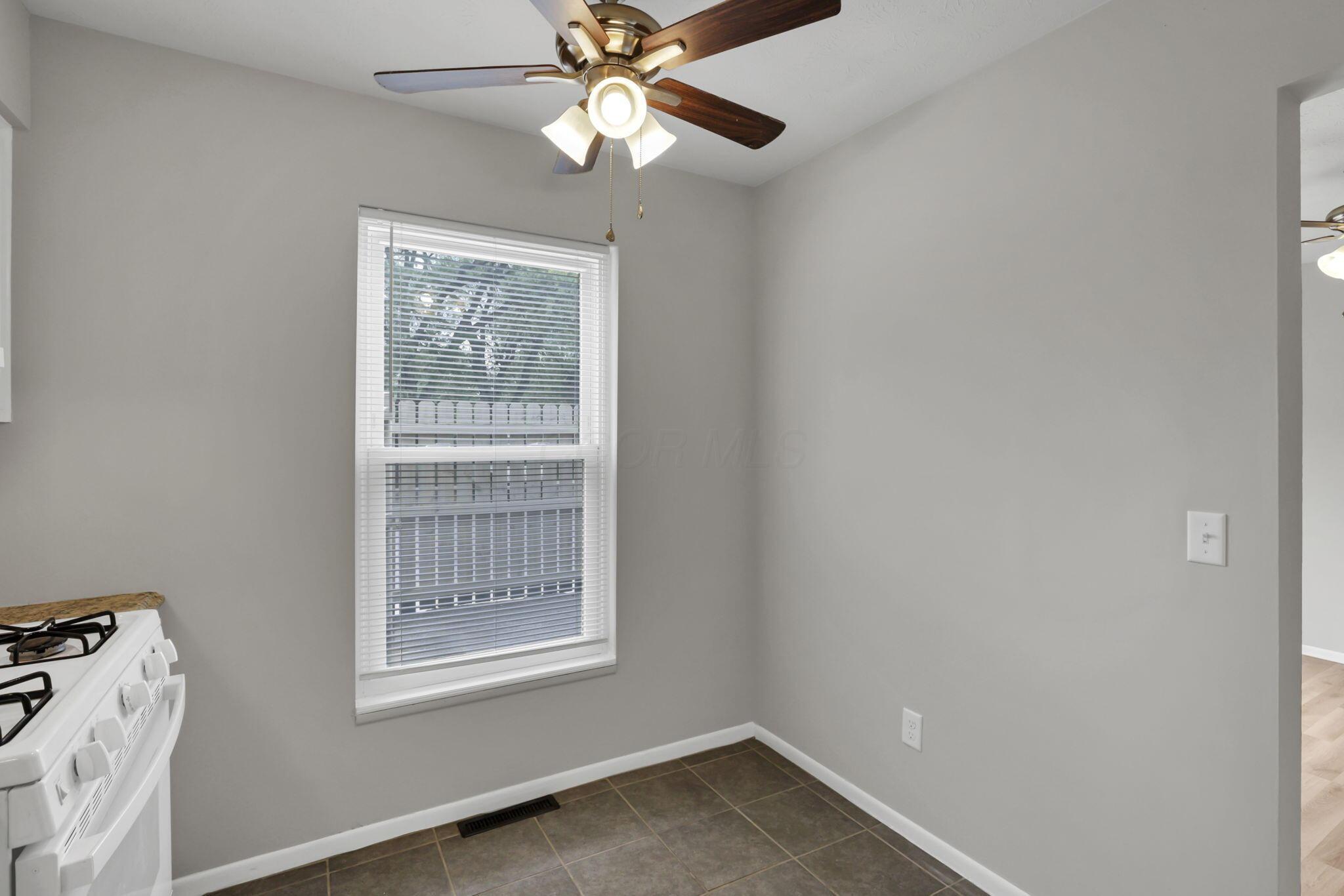 5862 Hallridge Circle Property Photo 24