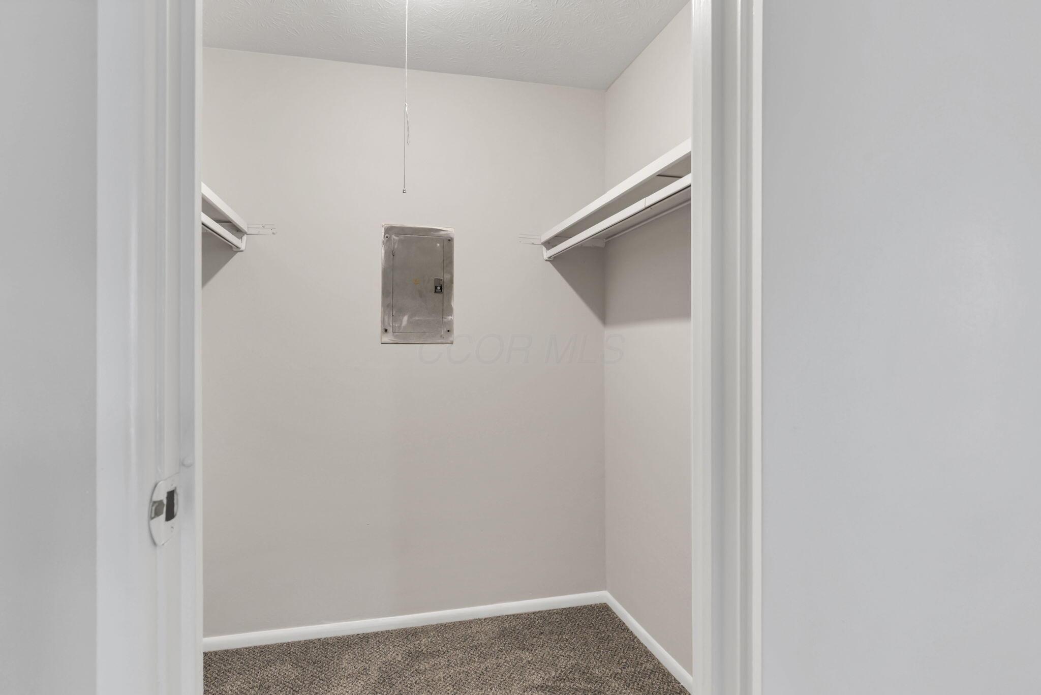5862 Hallridge Circle Property Photo 34