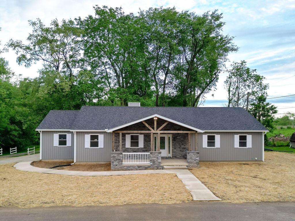 228 E Walnut Street Extension Property Photo 2
