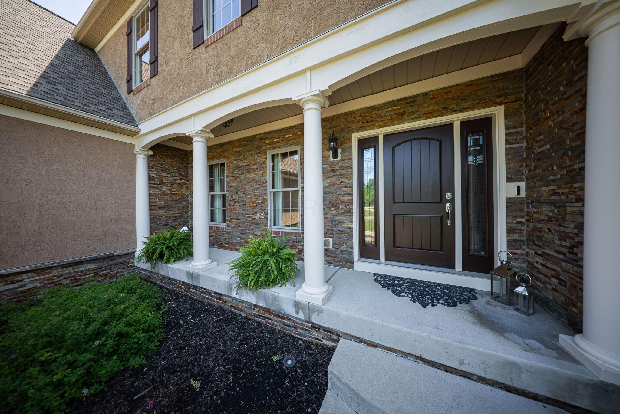 16725 Raintree Drive Property Photo 3