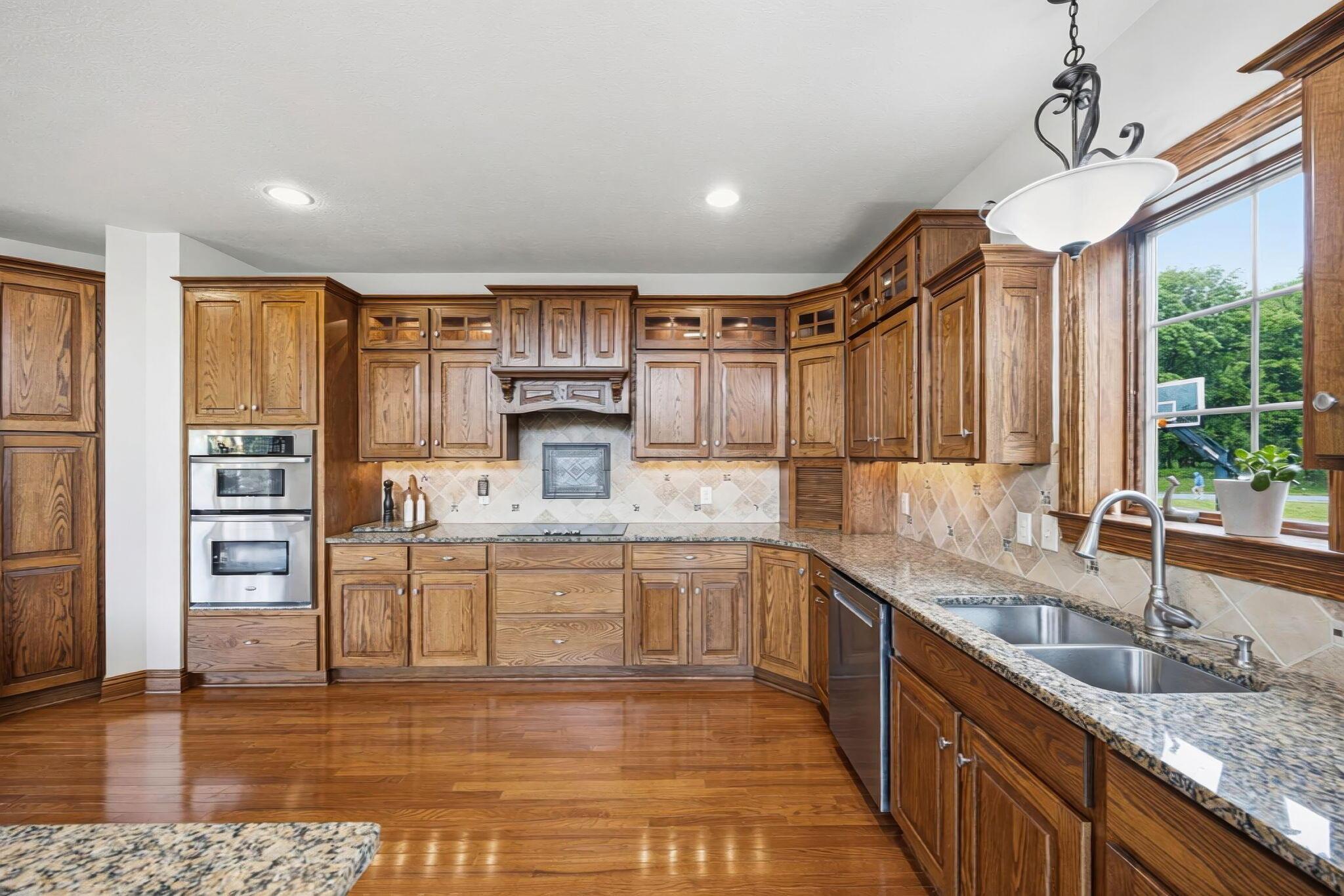 16725 Raintree Drive Property Photo 29