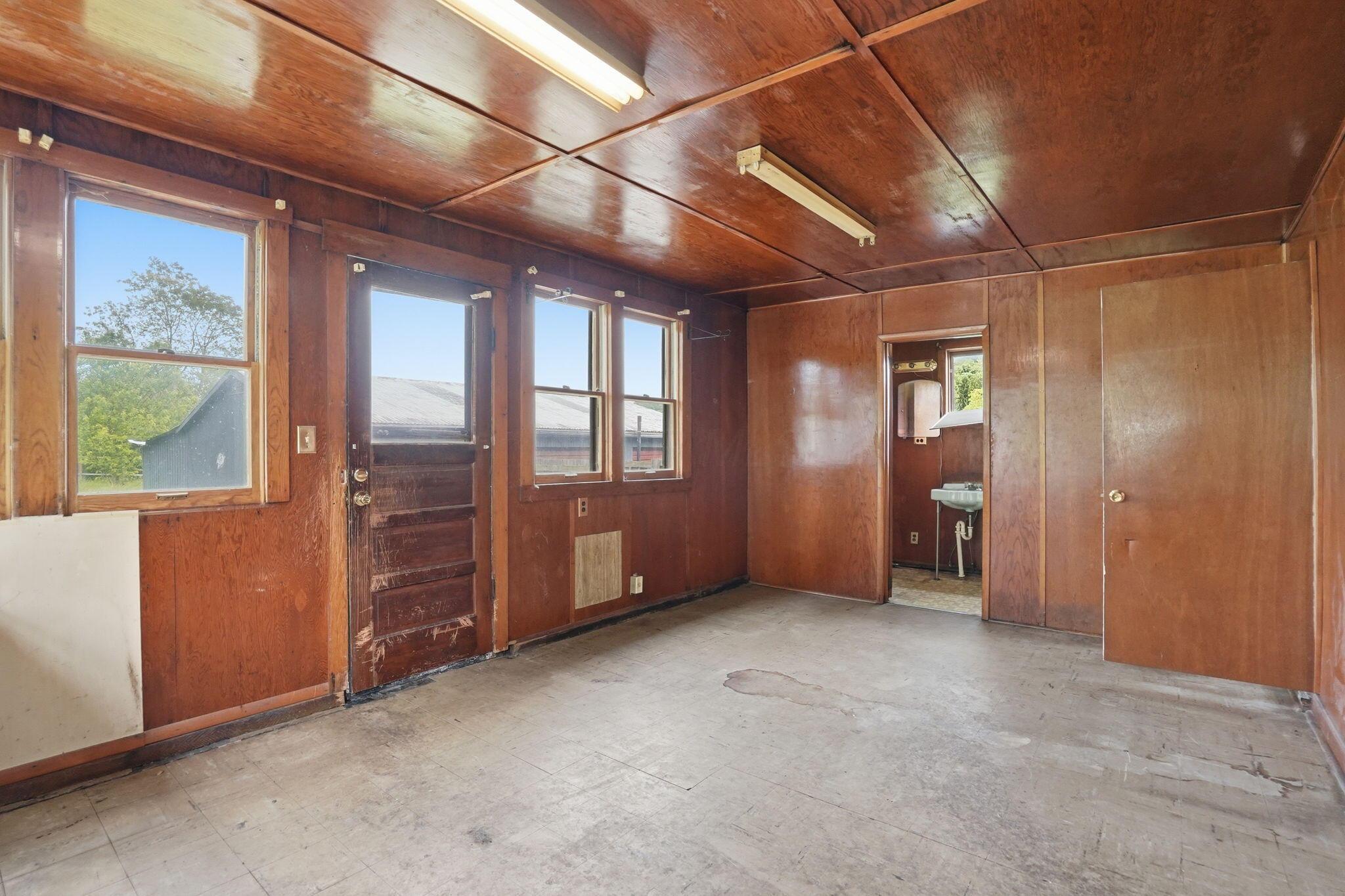4304 Ceramic Road Property Photo 8