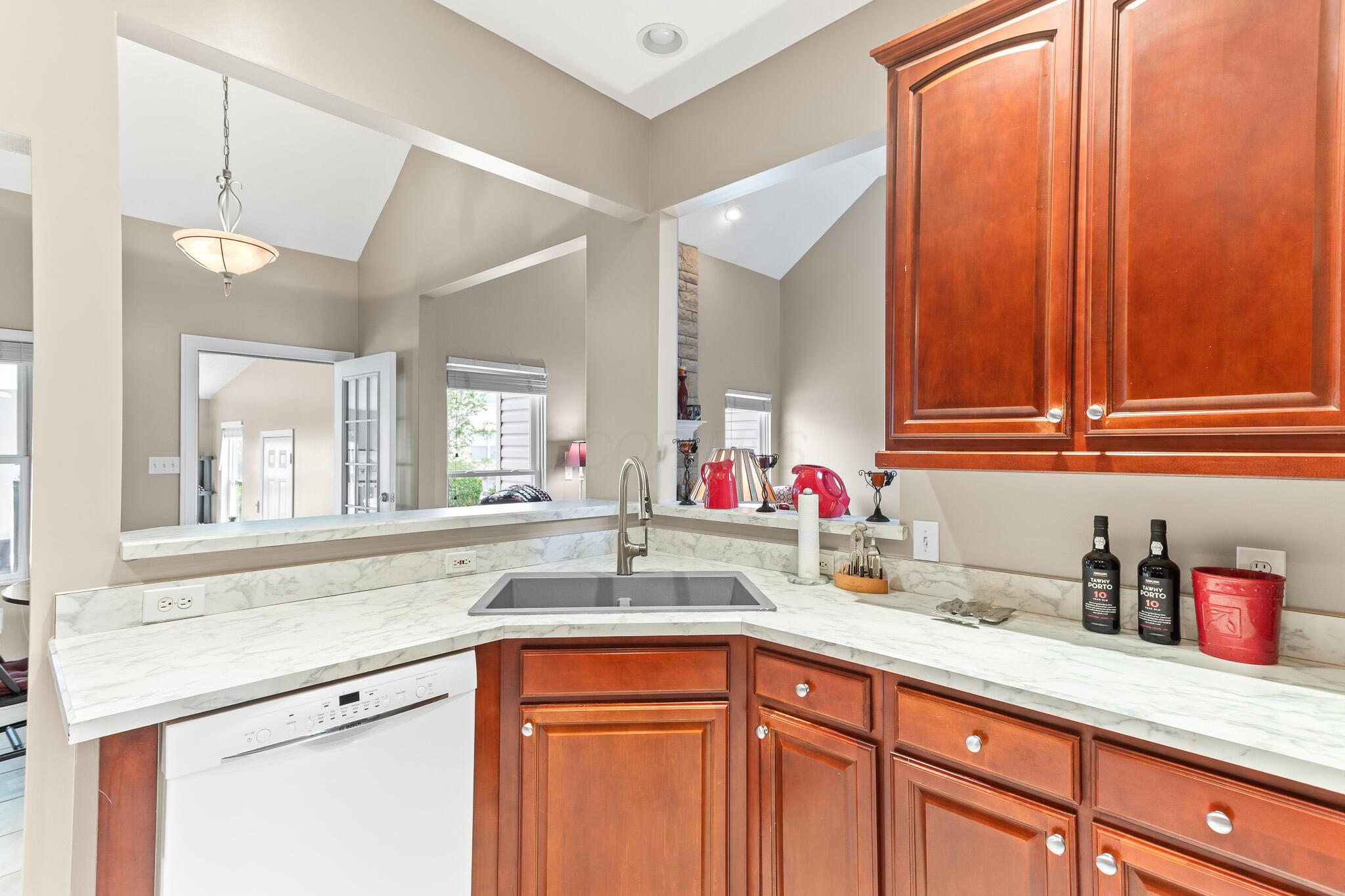 5954 Rainwater Way Property Photo 8