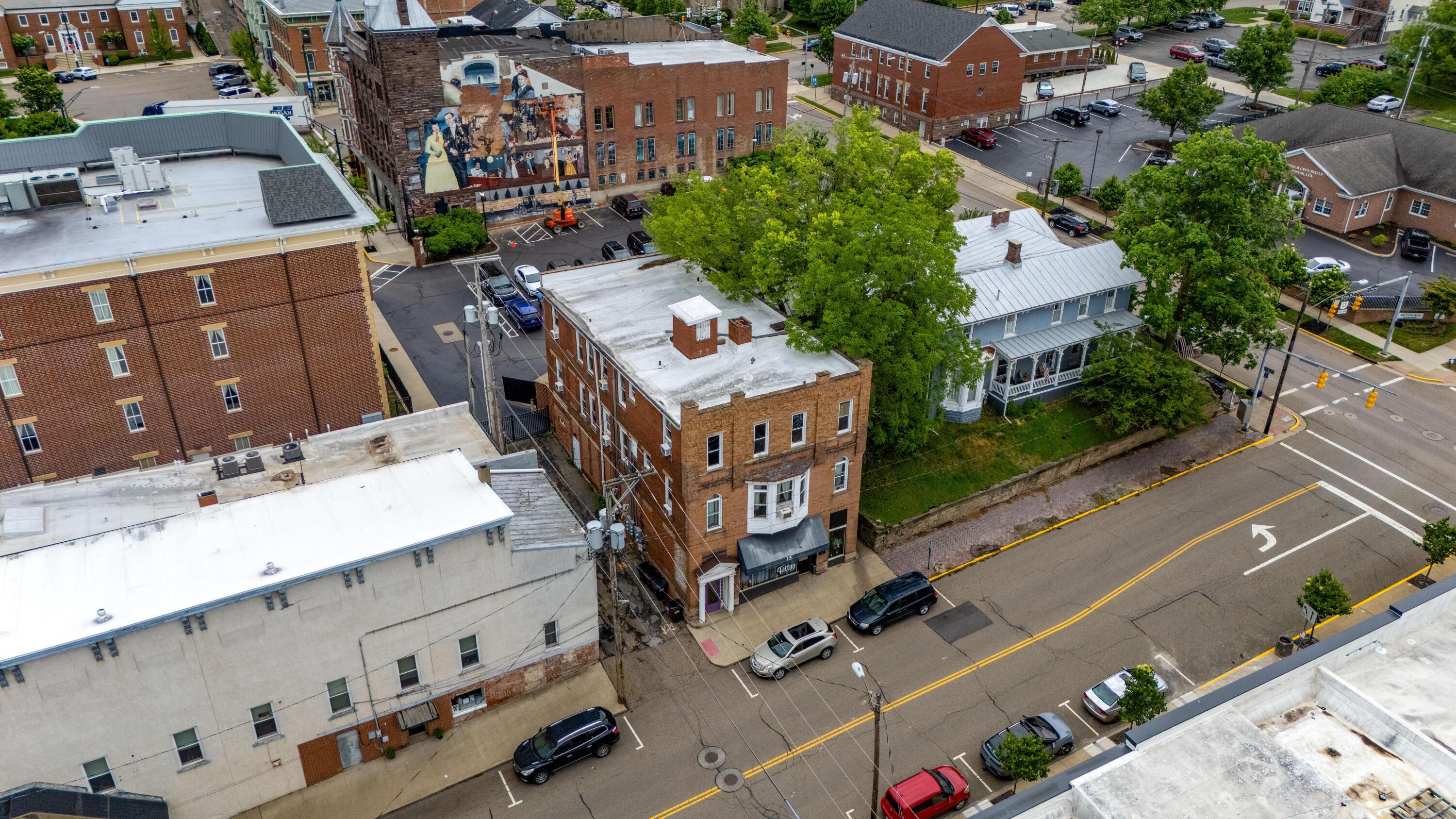 15 E Vine Street Property Photo 6