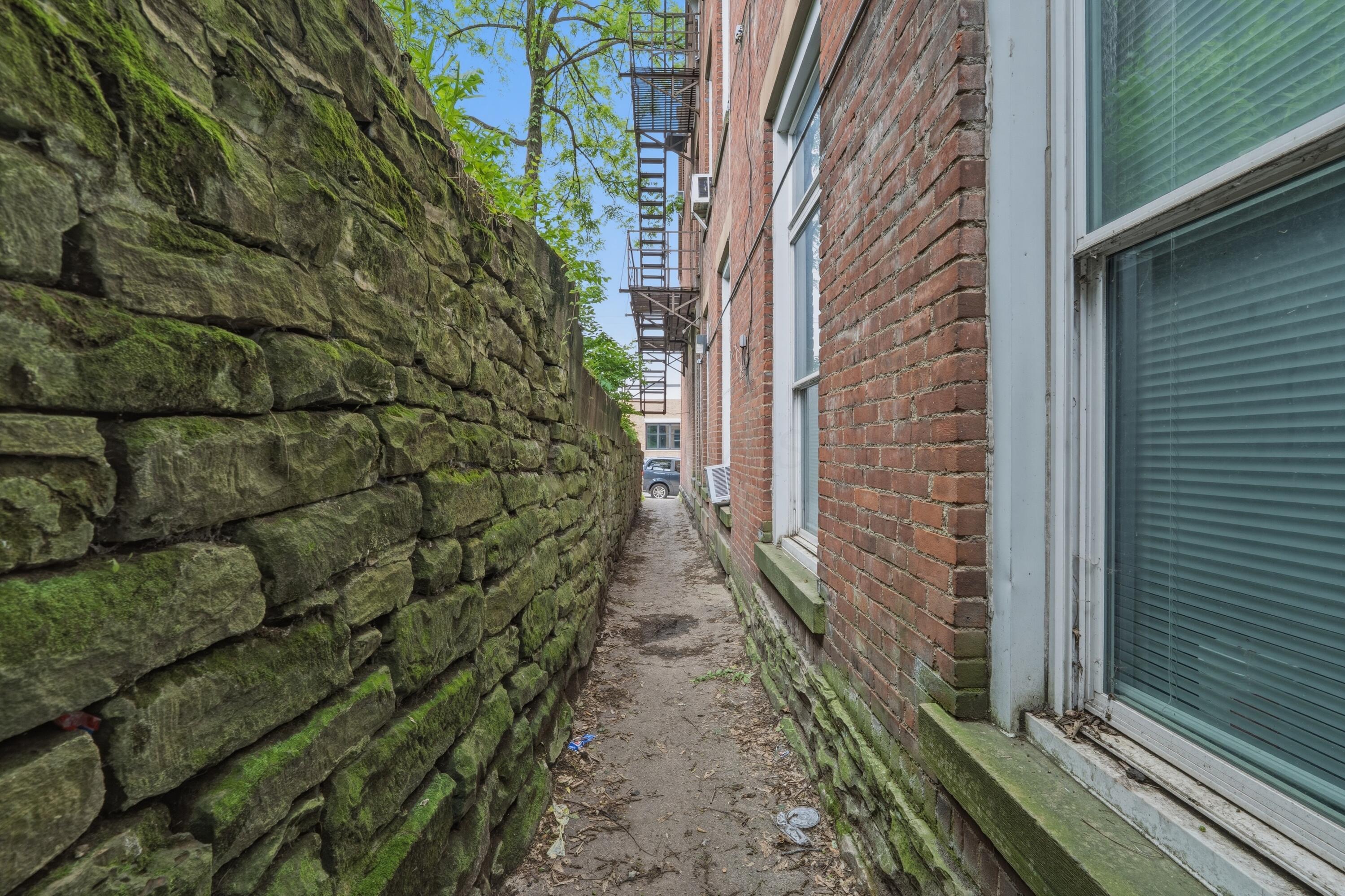 15 E Vine Street Property Photo 15