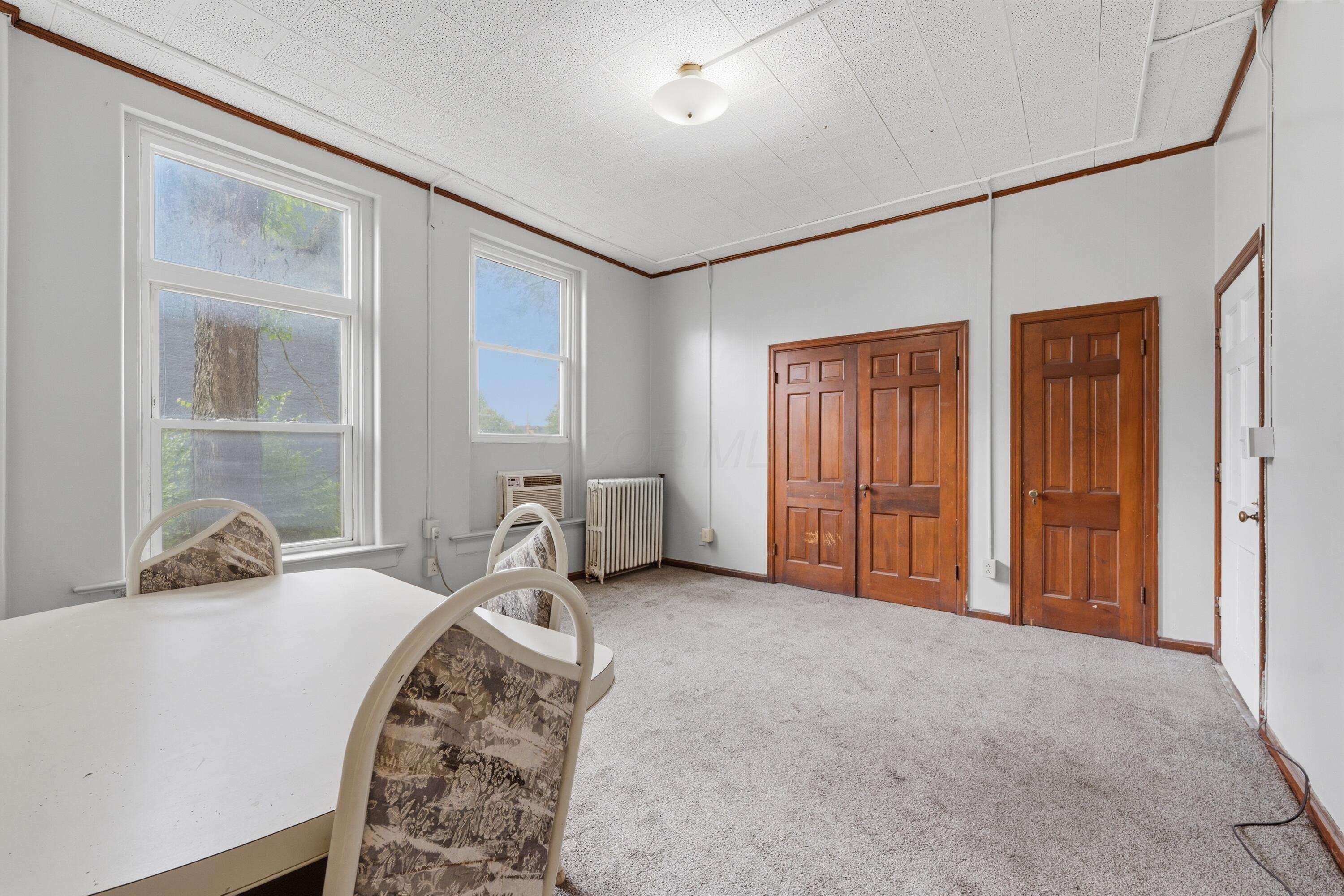 15 E Vine Street Property Photo 28