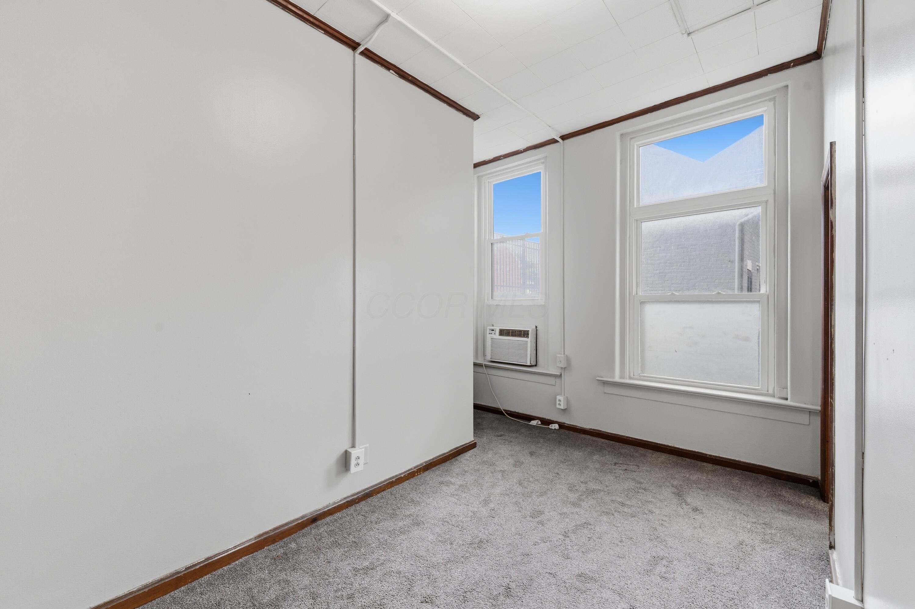 15 E Vine Street Property Photo 33
