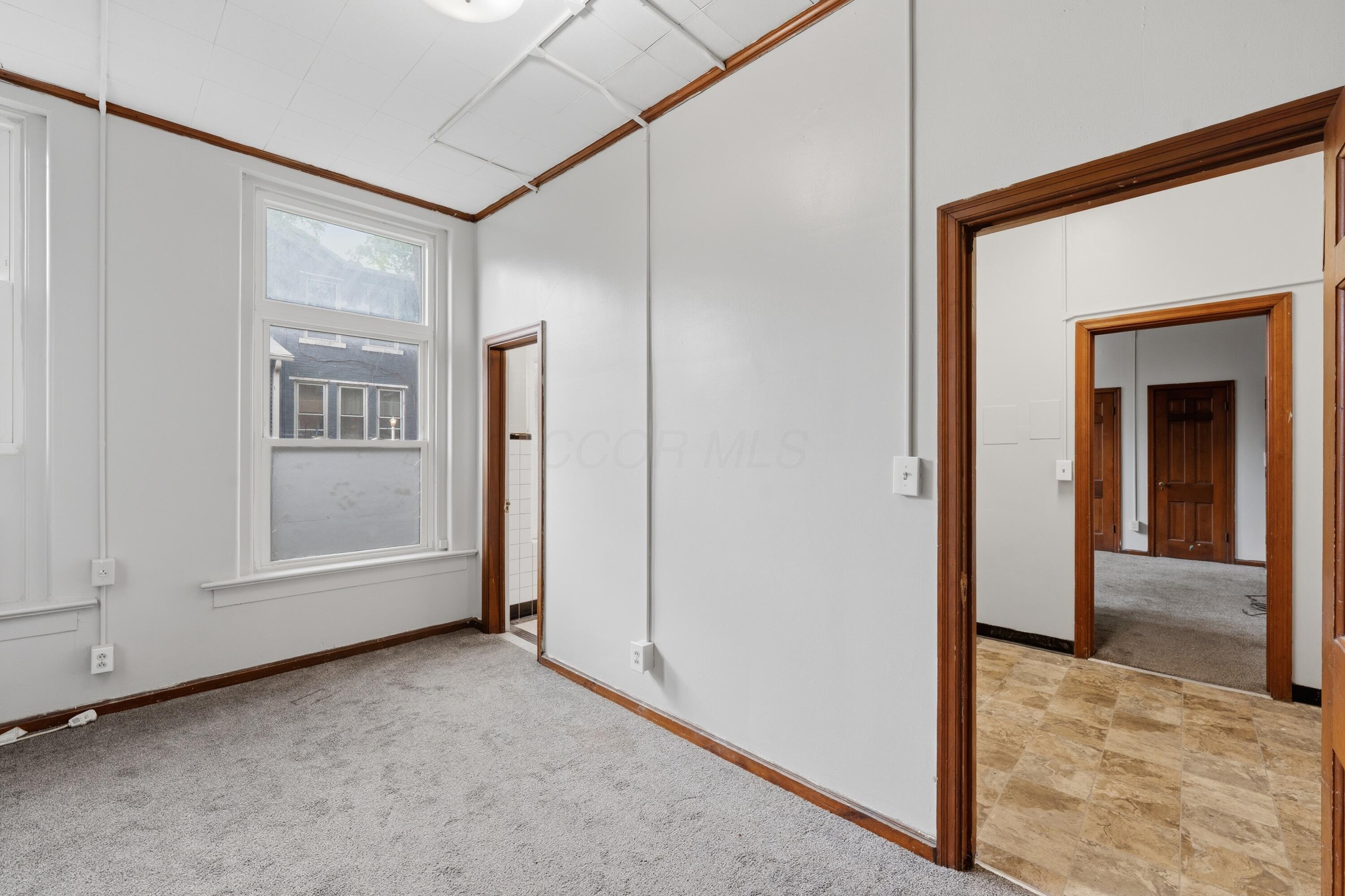 15 E Vine Street Property Photo 34
