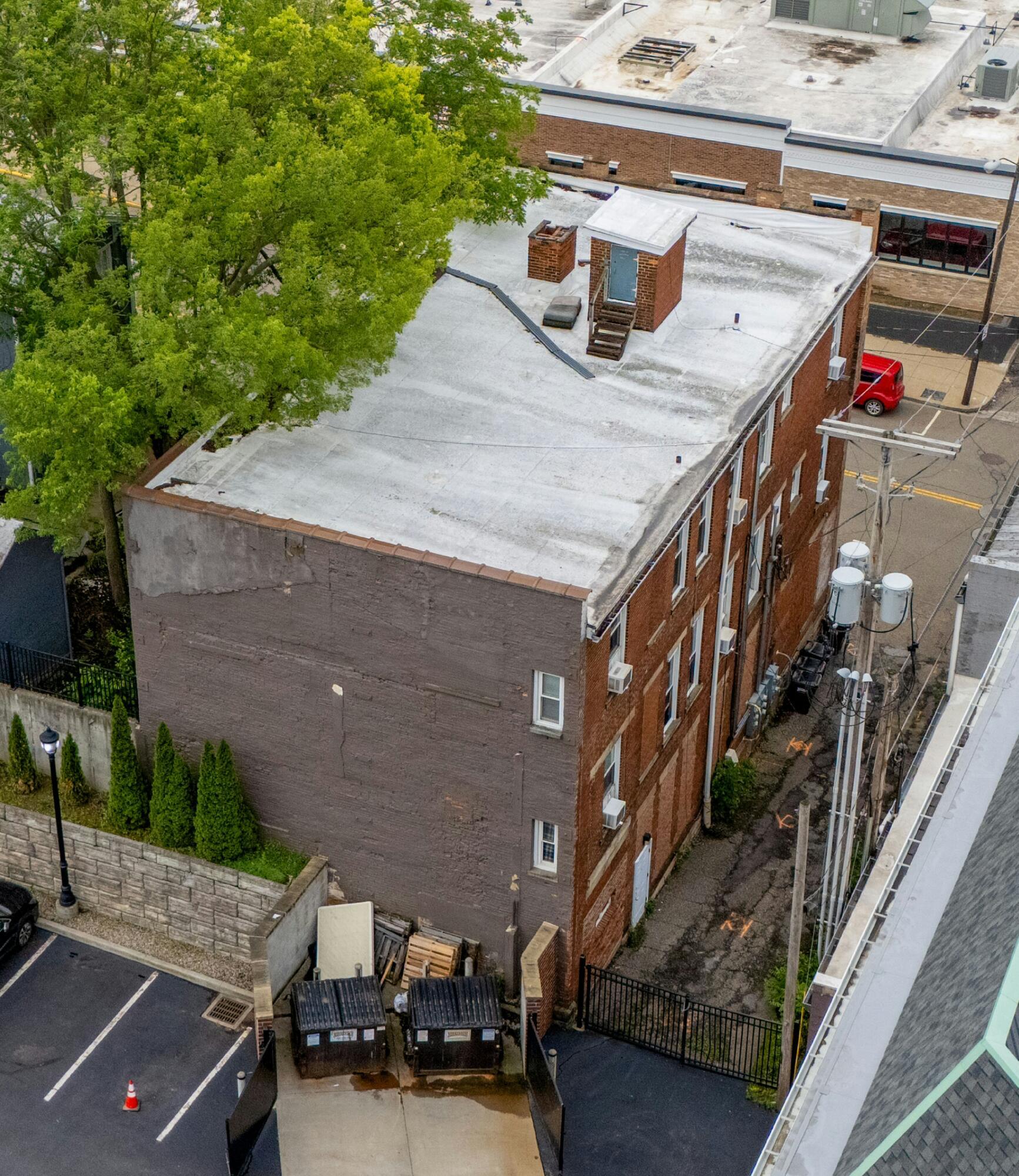 15 E Vine Street Property Photo 38