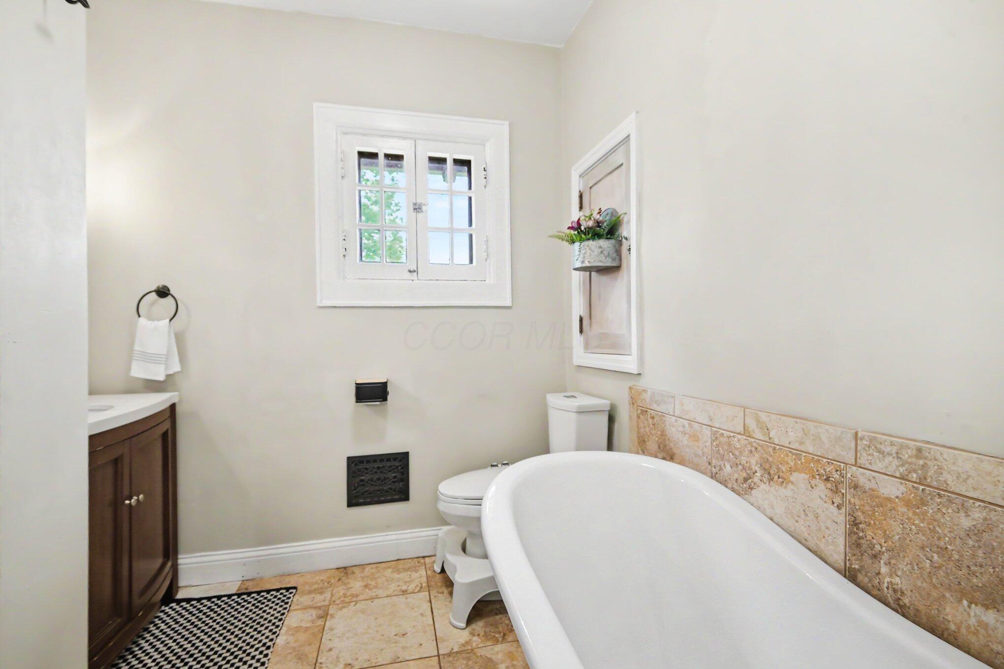 1403 Bryden Road Property Photo 25