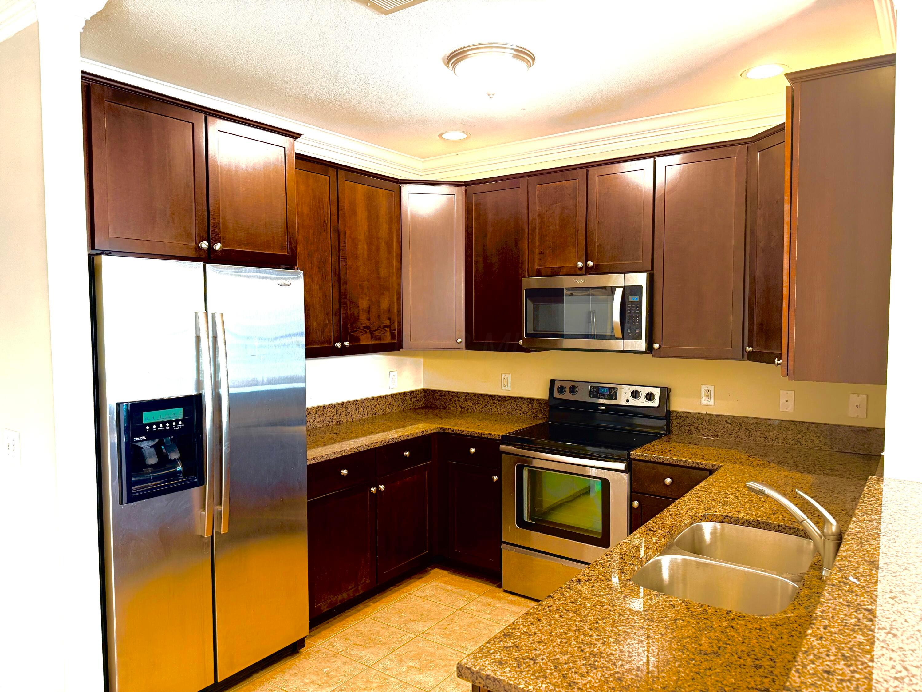 953 Ingleside Avenue, 206 Property Photo 1