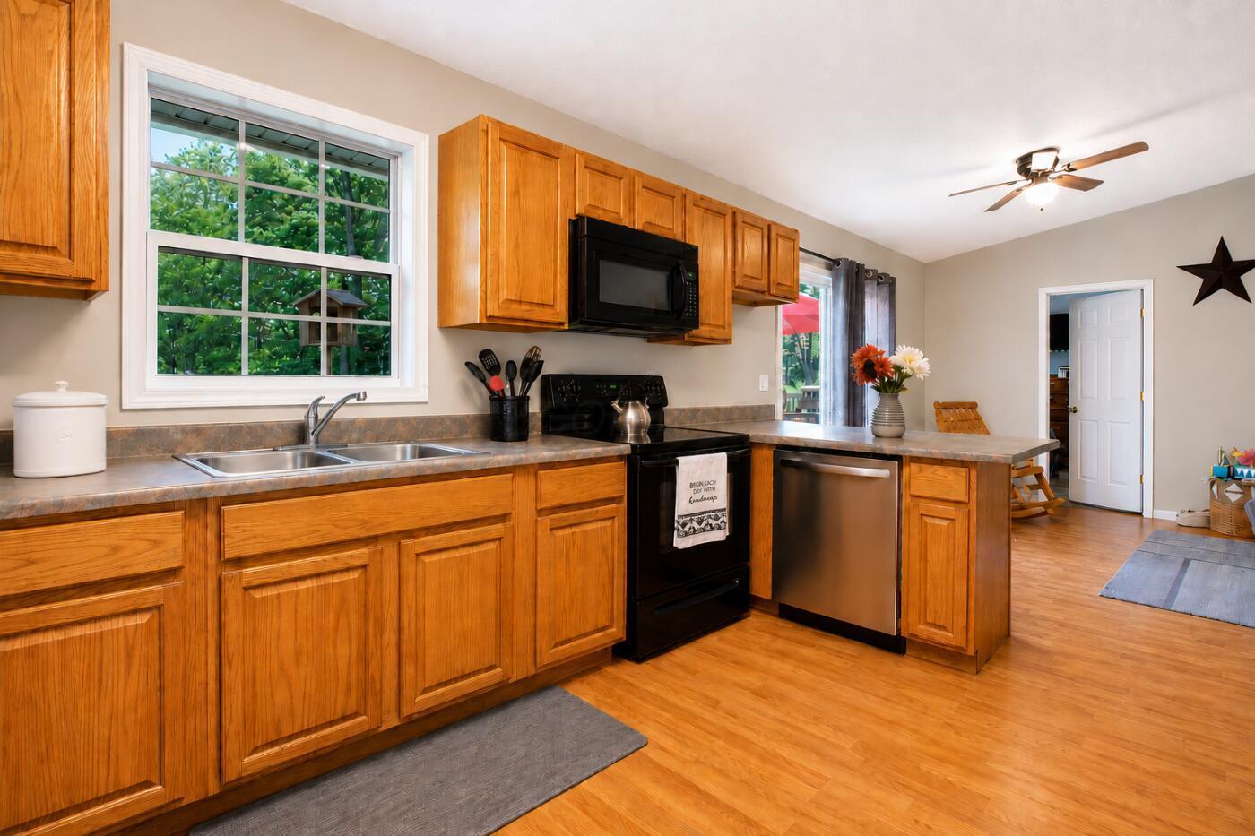 218 Woodlawn Circle Property Photo 16