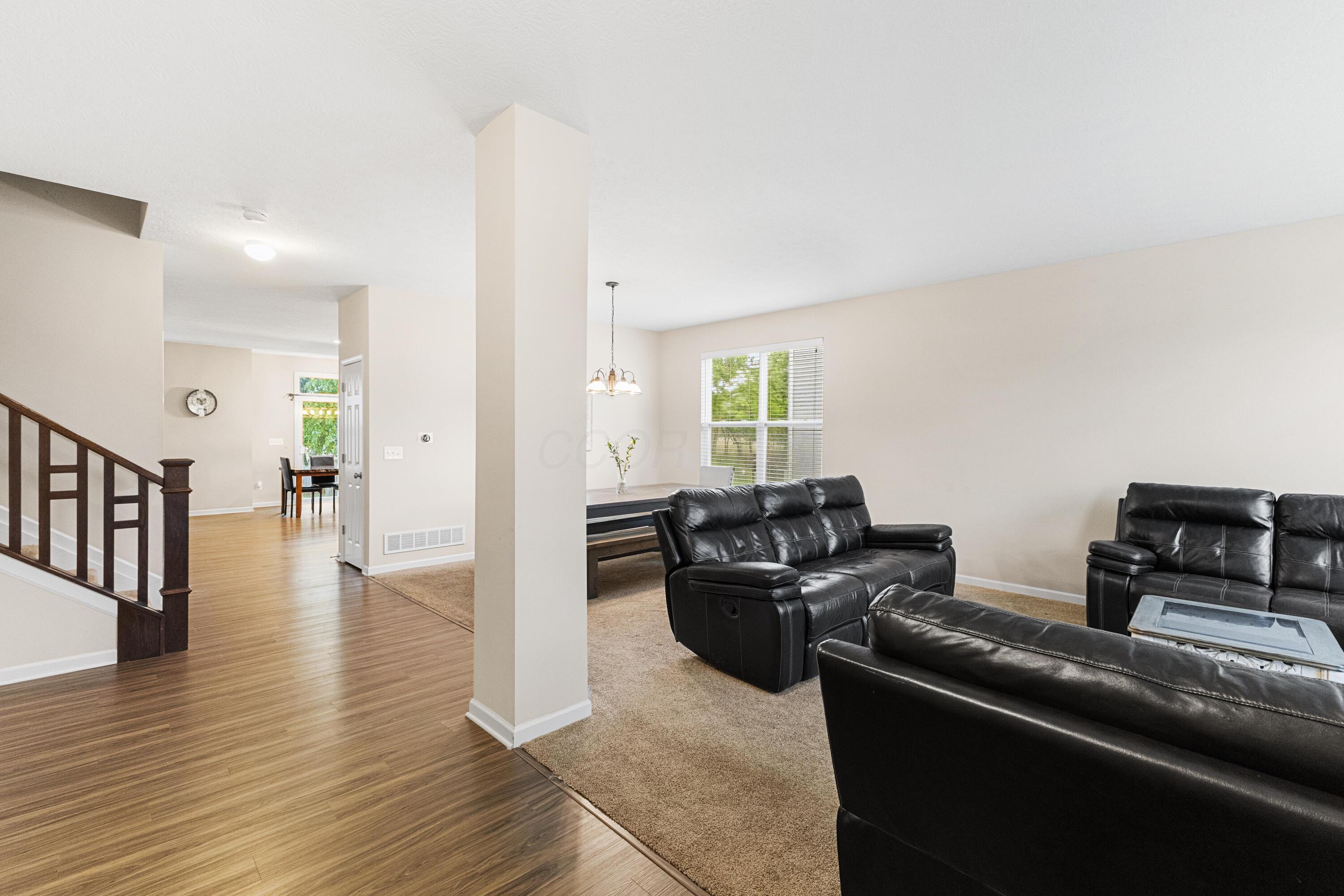 141 Mannaseh Drive W Property Photo 8