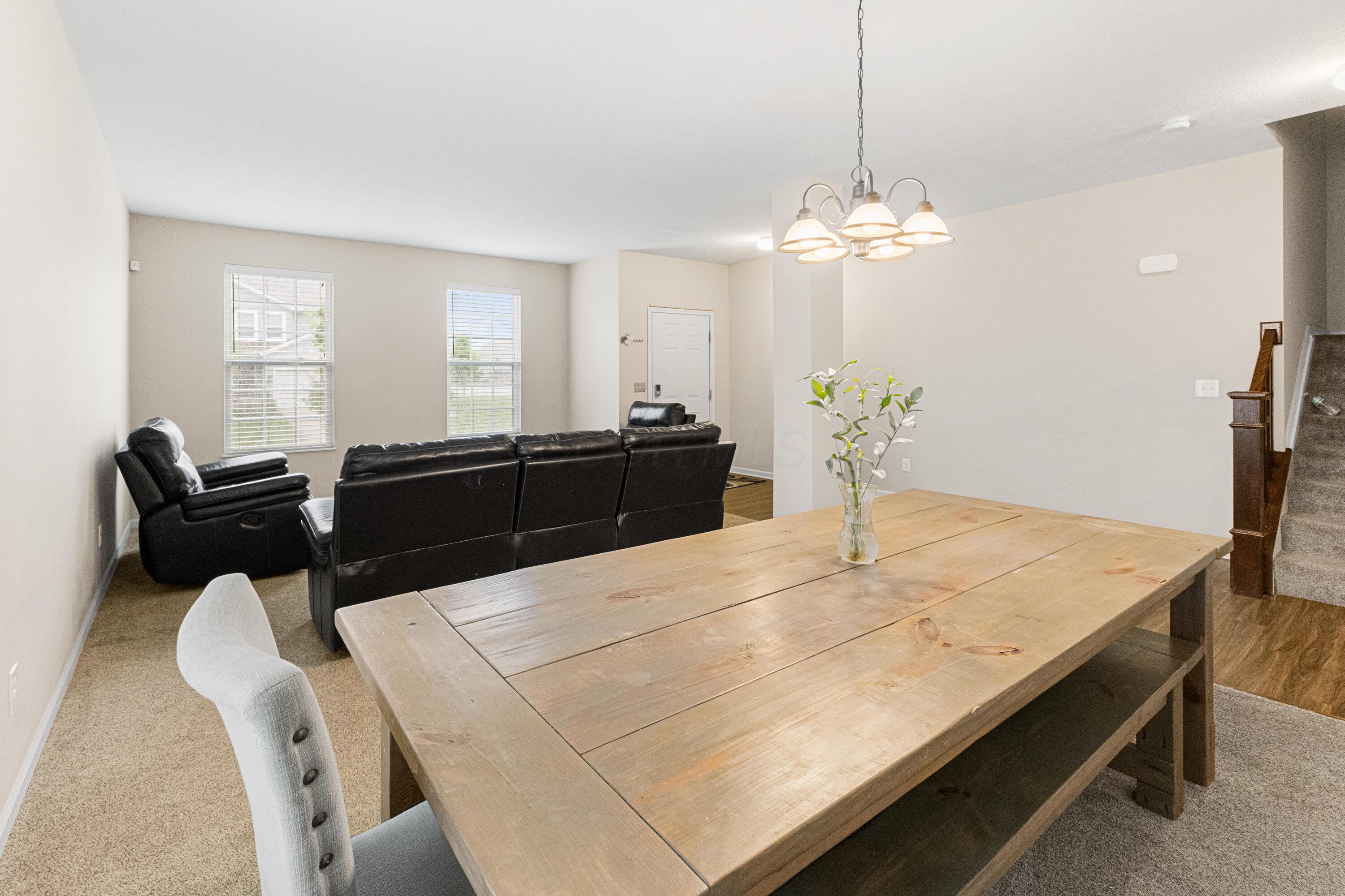141 Mannaseh Drive W Property Photo 10