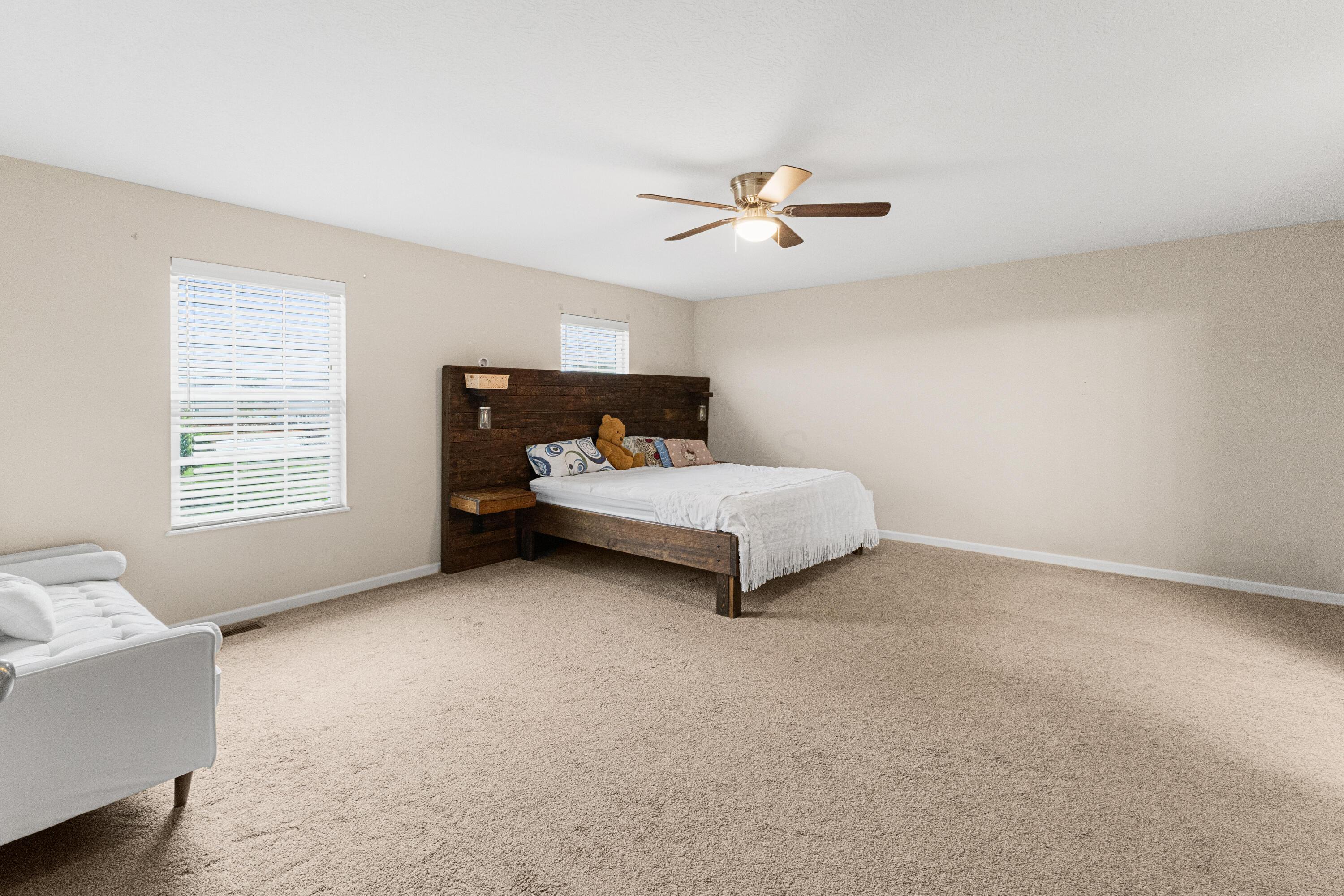 141 Mannaseh Drive W Property Photo 15