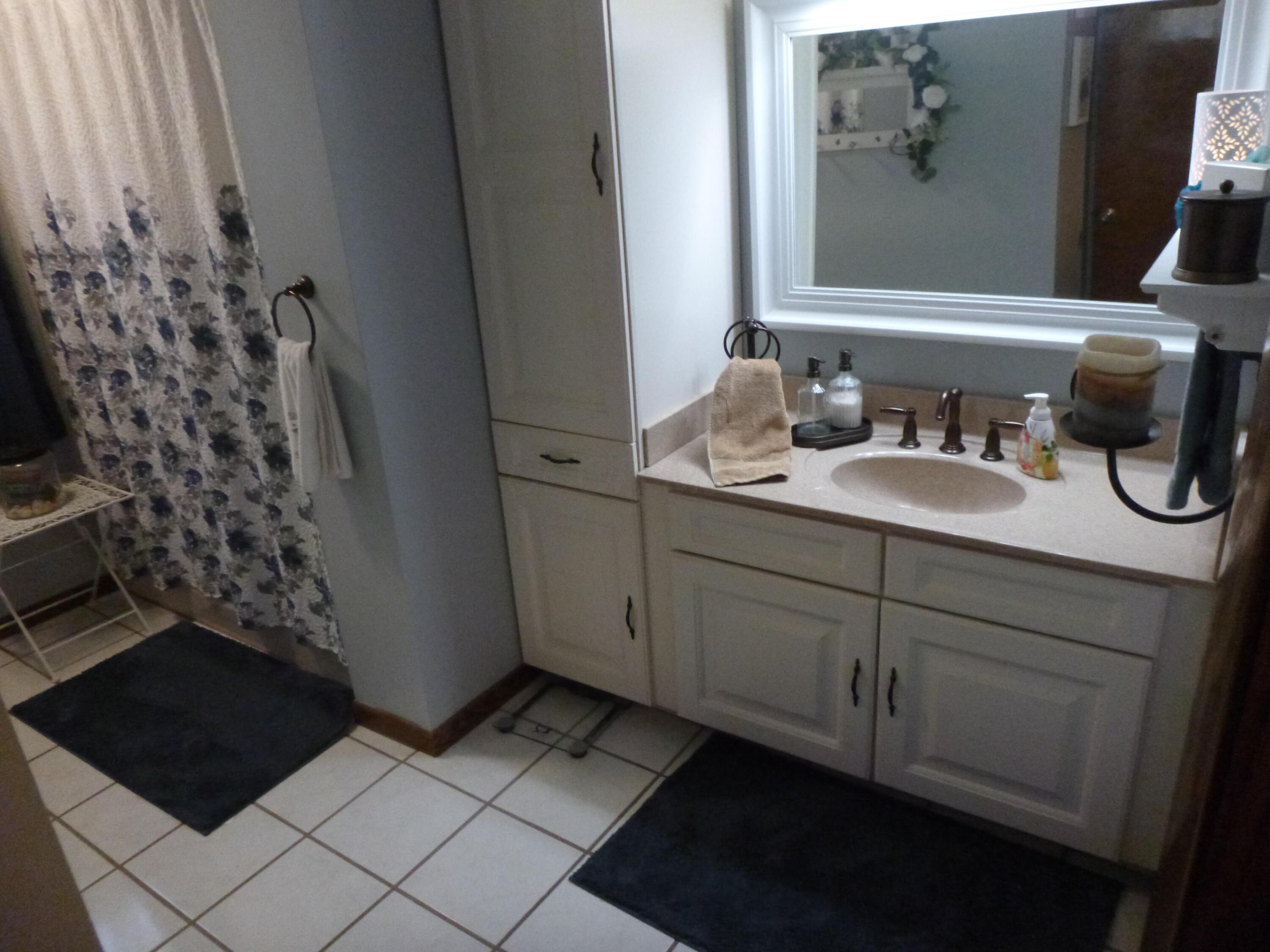 70 Barb Avenue Property Photo 26