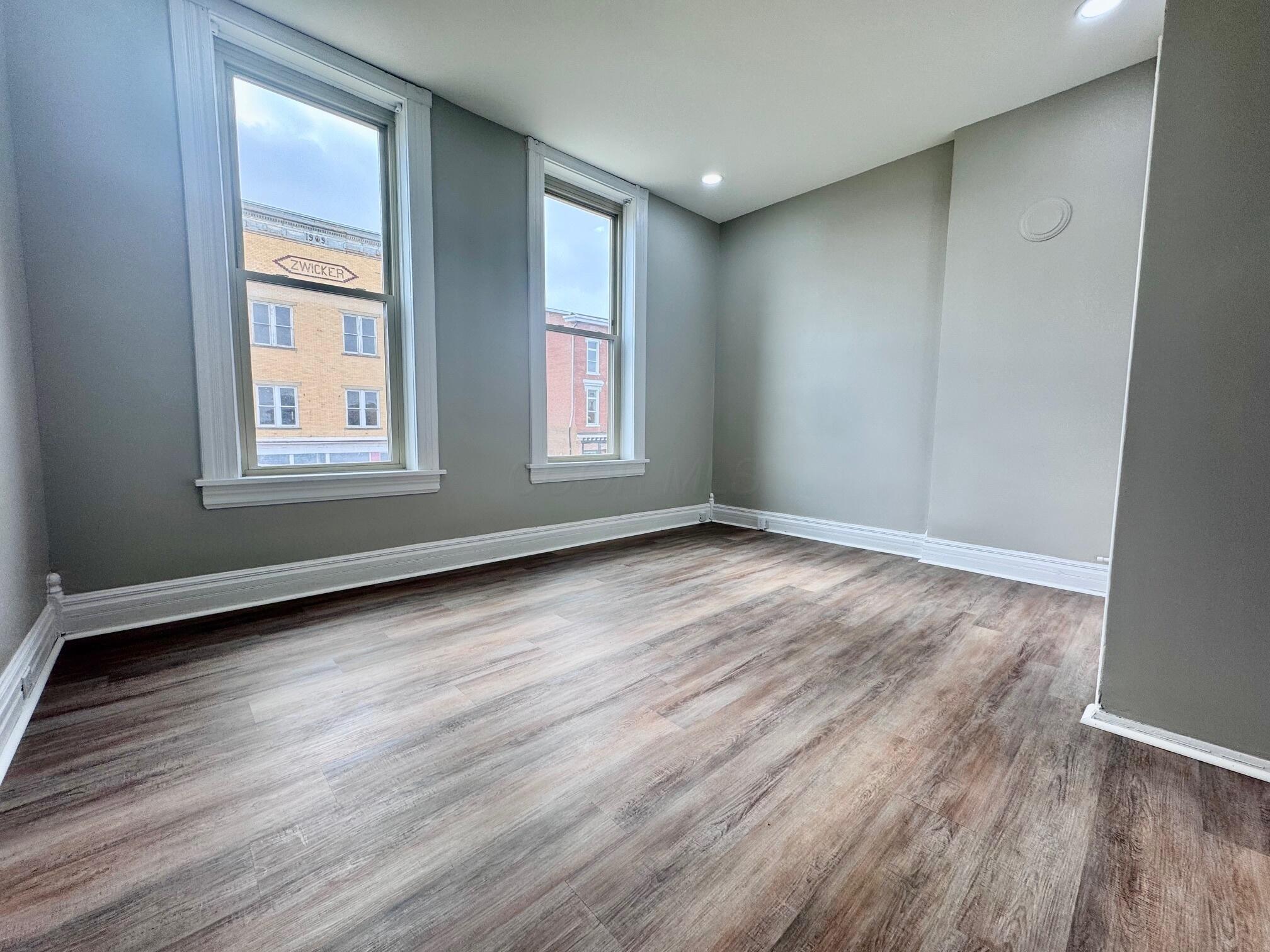 116 E Main Street, E Property Photo 5