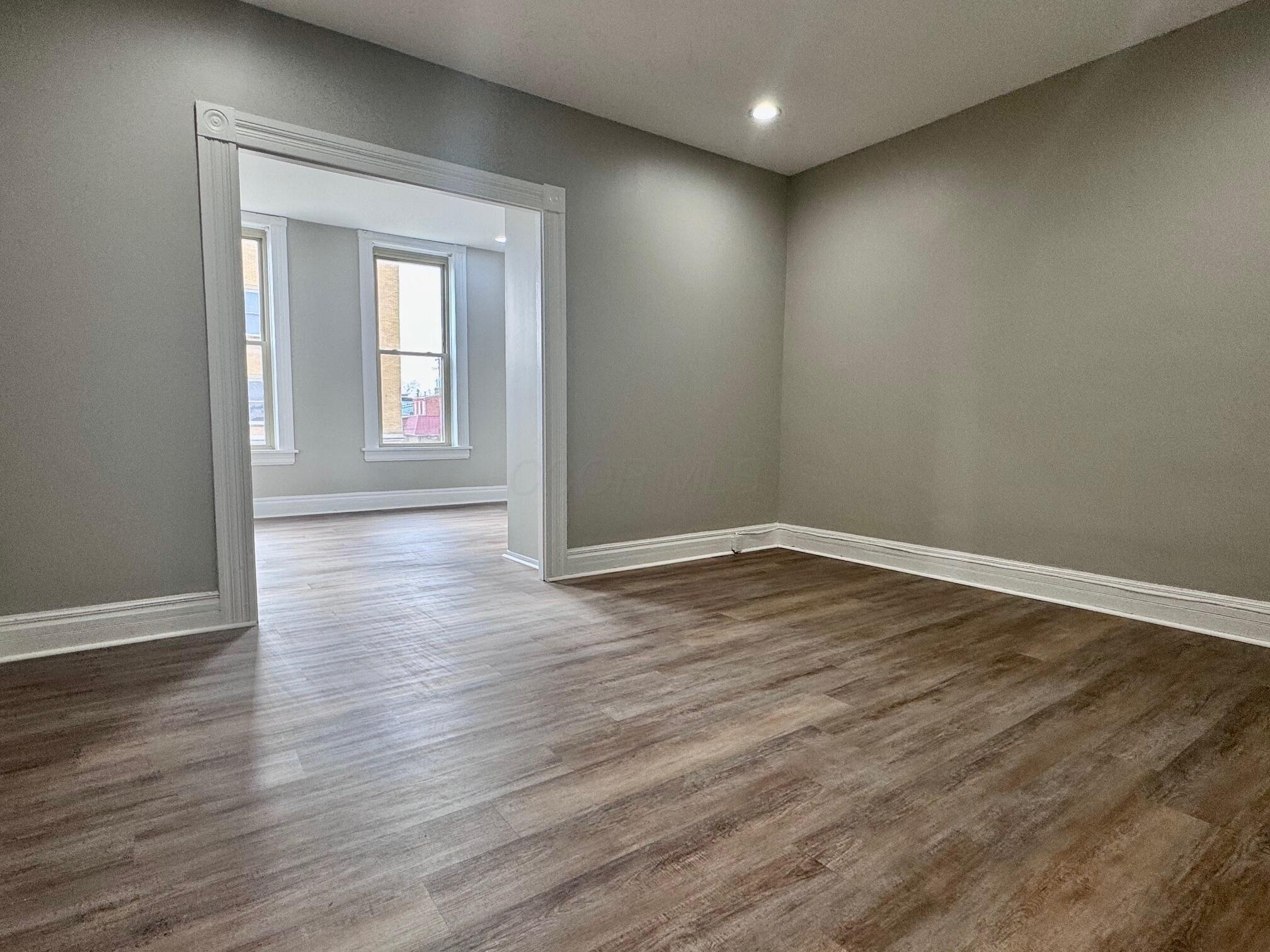 116 E Main Street, E Property Photo 6