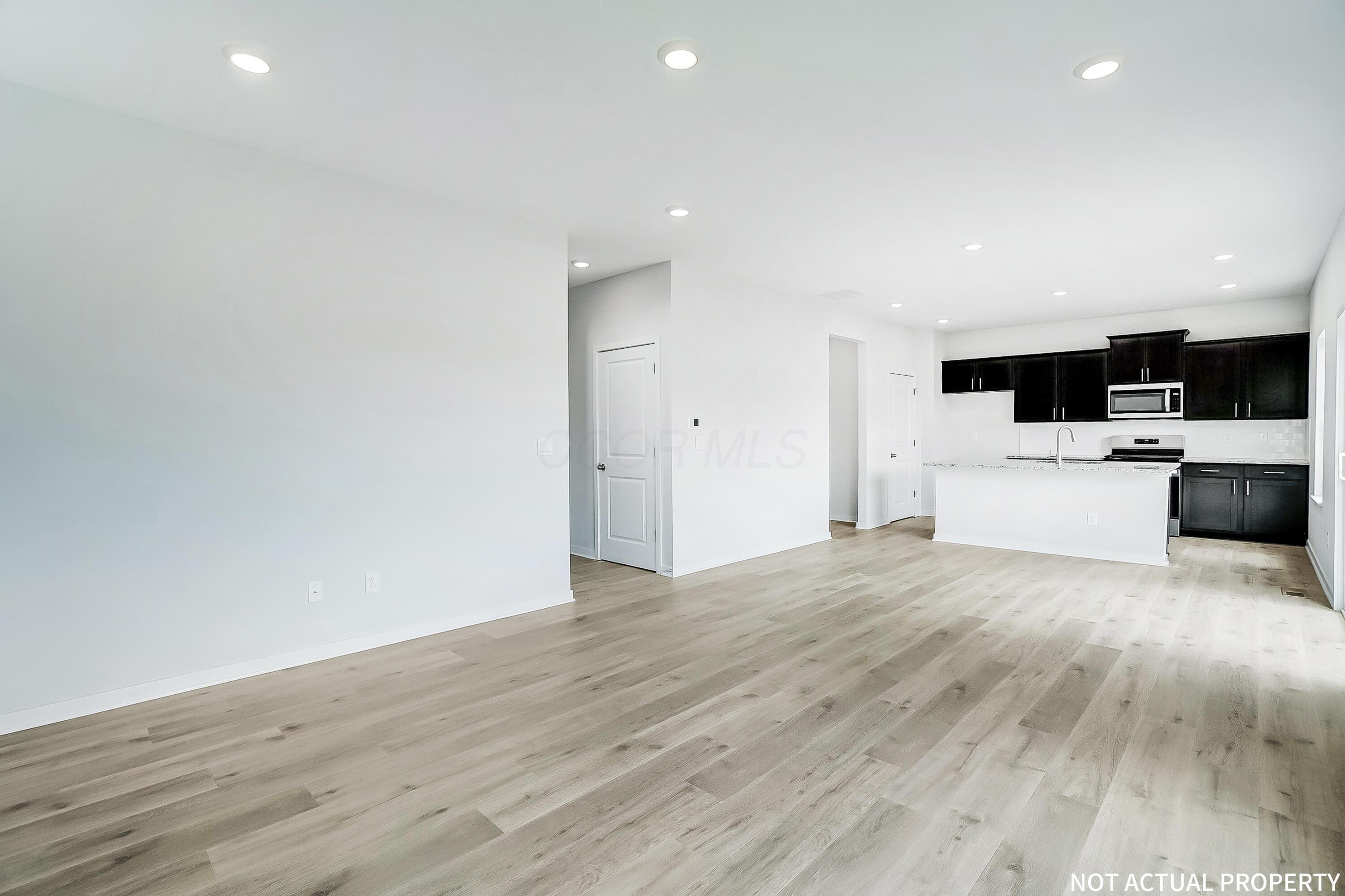 218 Vine Grove Drive Property Photo 8