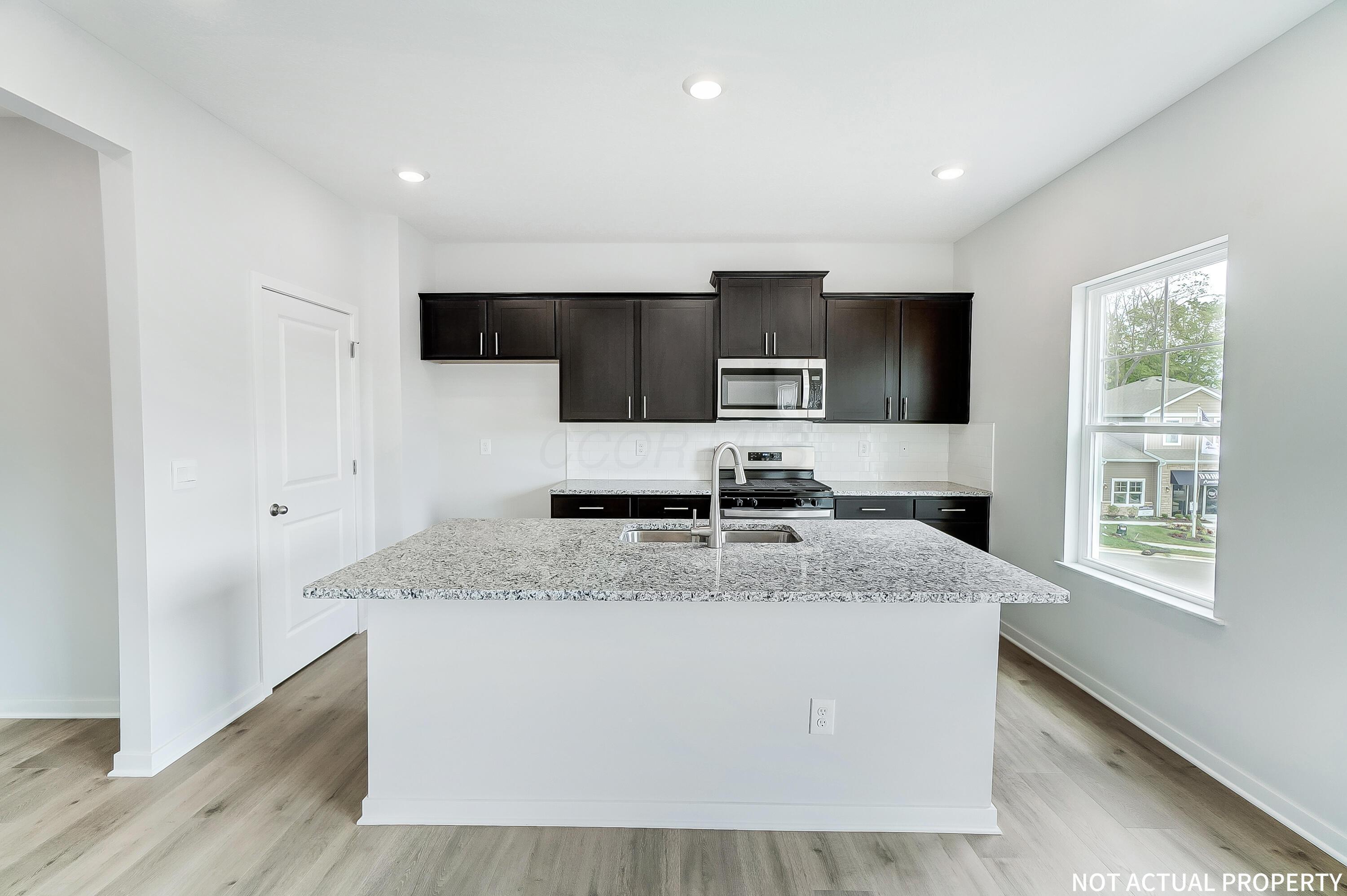 218 Vine Grove Drive Property Photo 10