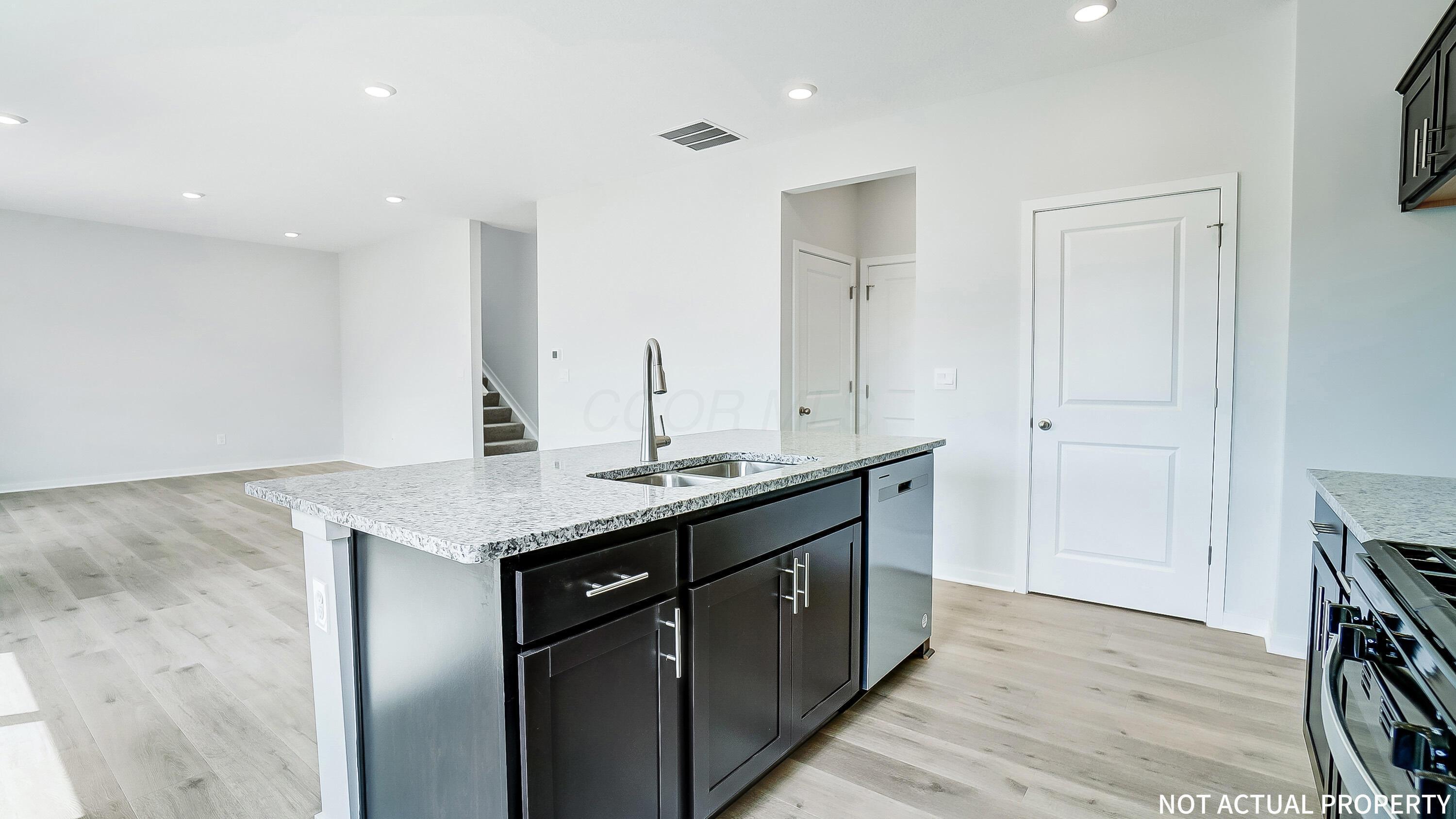 218 Vine Grove Drive Property Photo 12