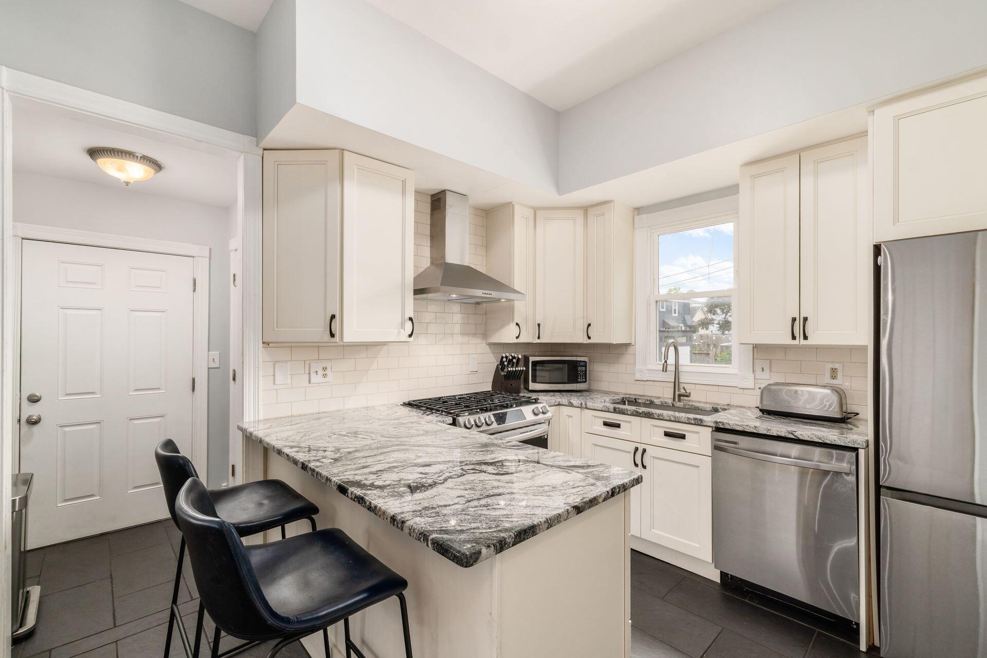 55 E 4th Avenue Property Photo 16