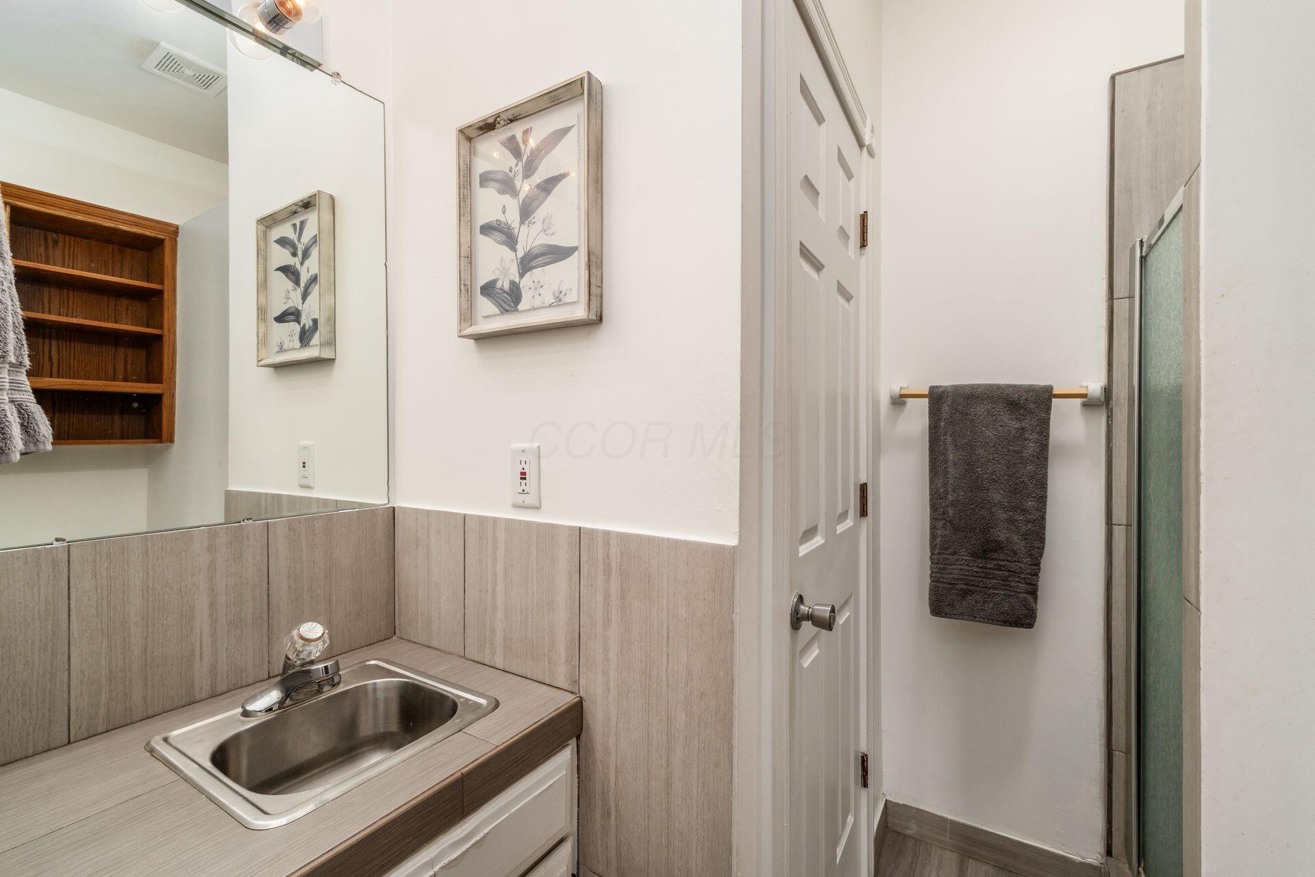 55 E 4th Avenue Property Photo 32