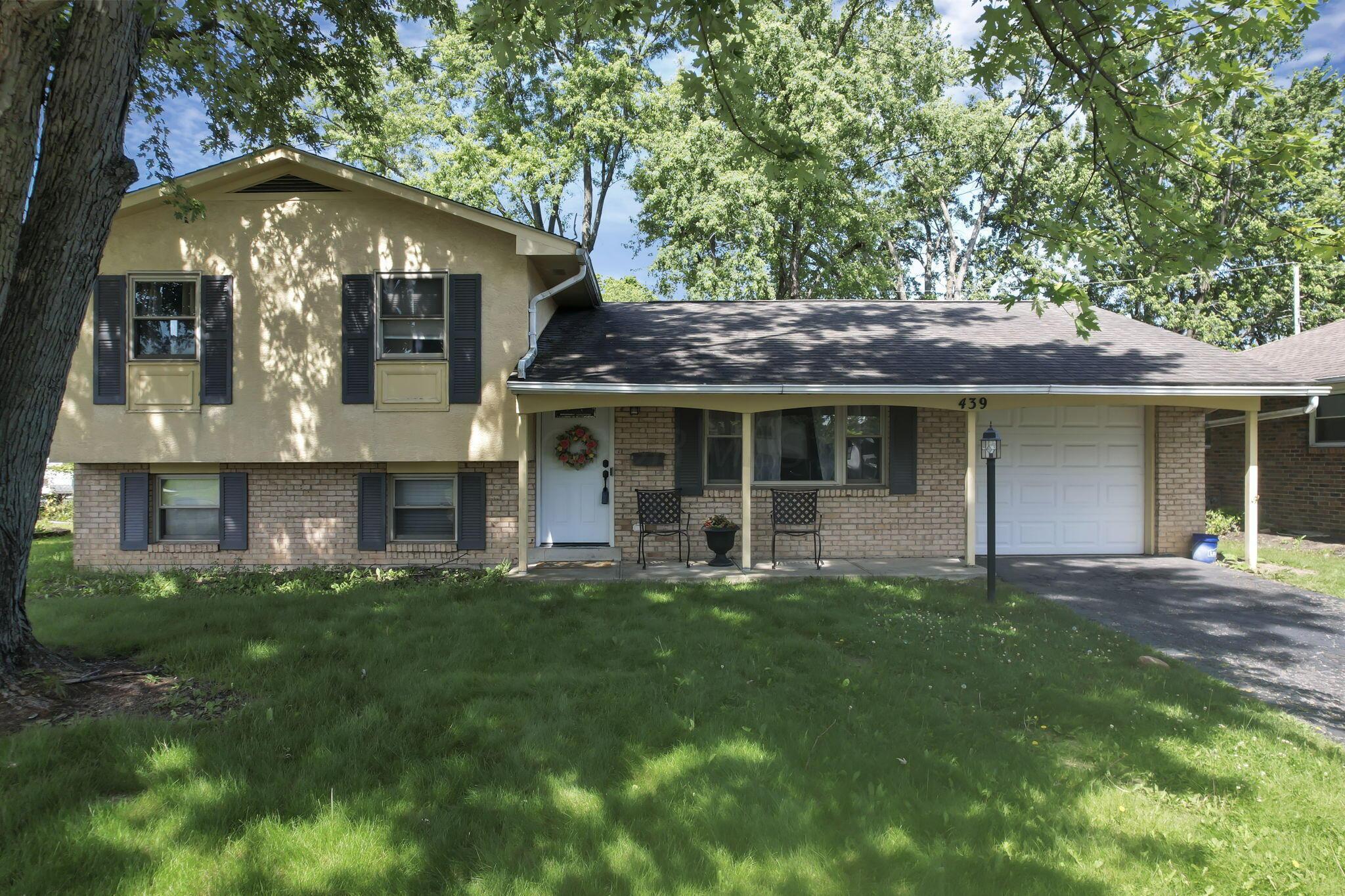 439 Foxwood Drive Property Photo 1