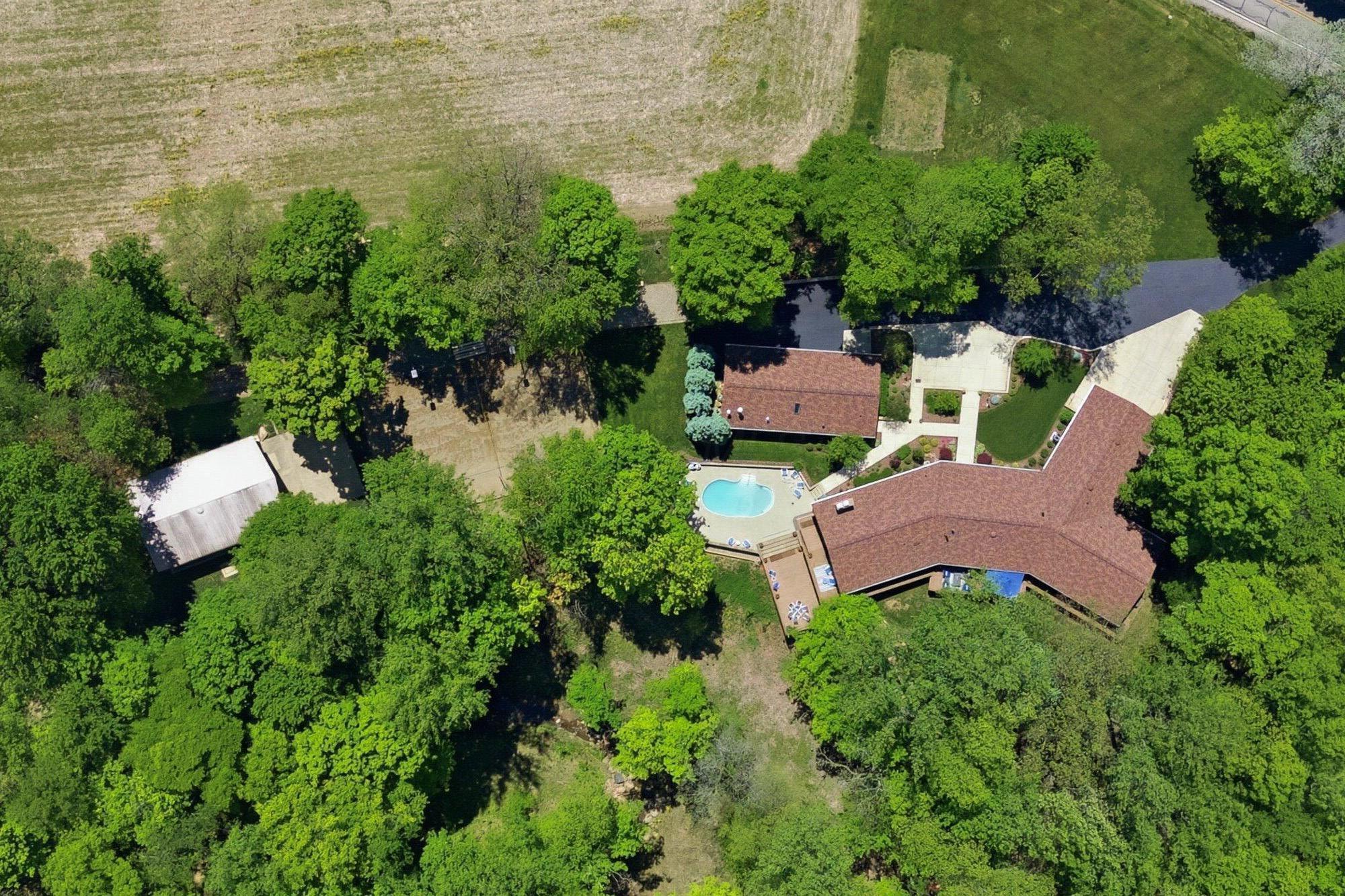 1833 E Hanley Road Property Photo 3