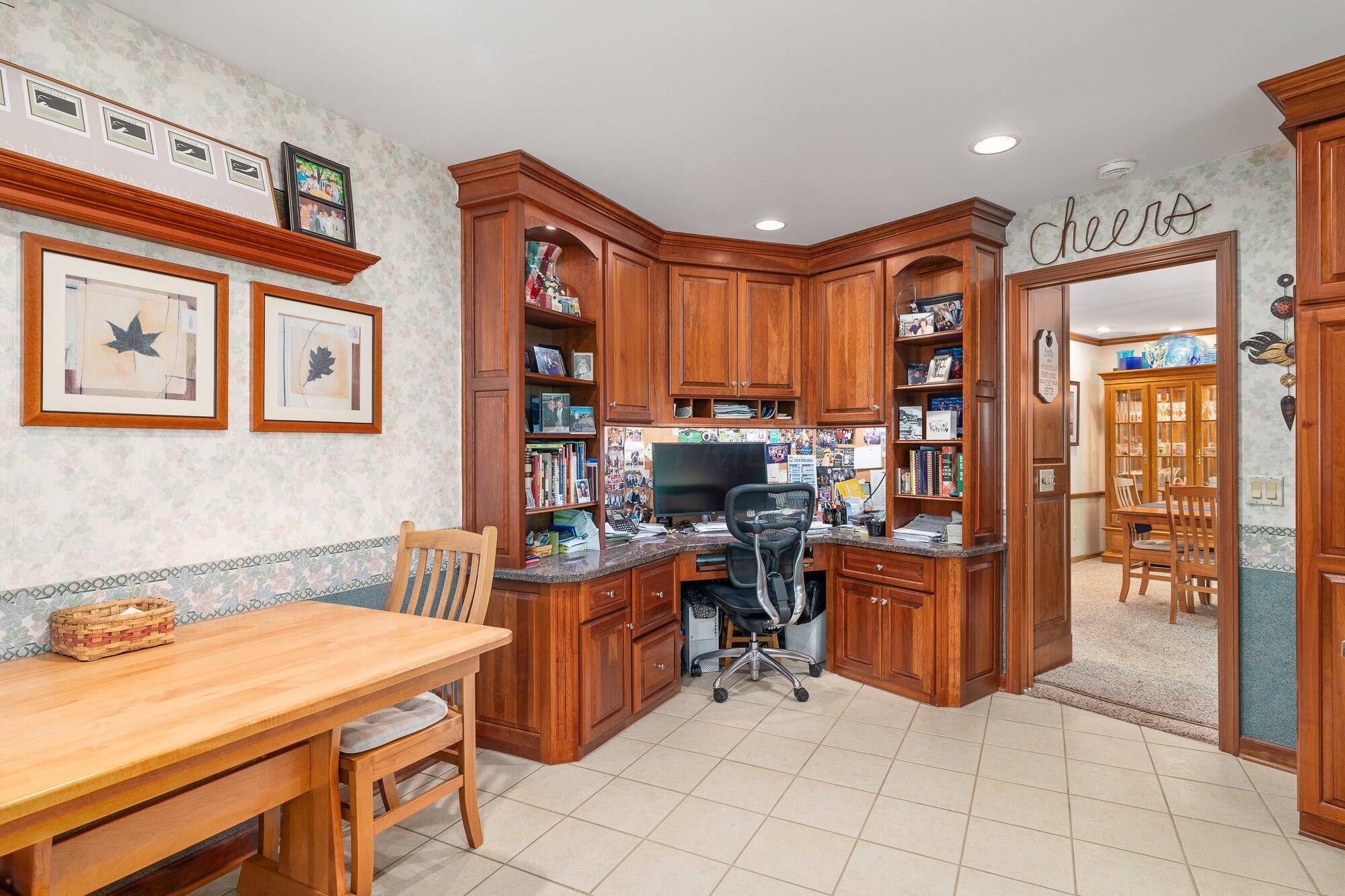1833 E Hanley Road Property Photo 19