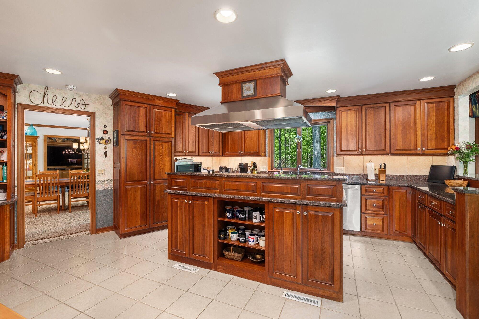 1833 E Hanley Road Property Photo 22