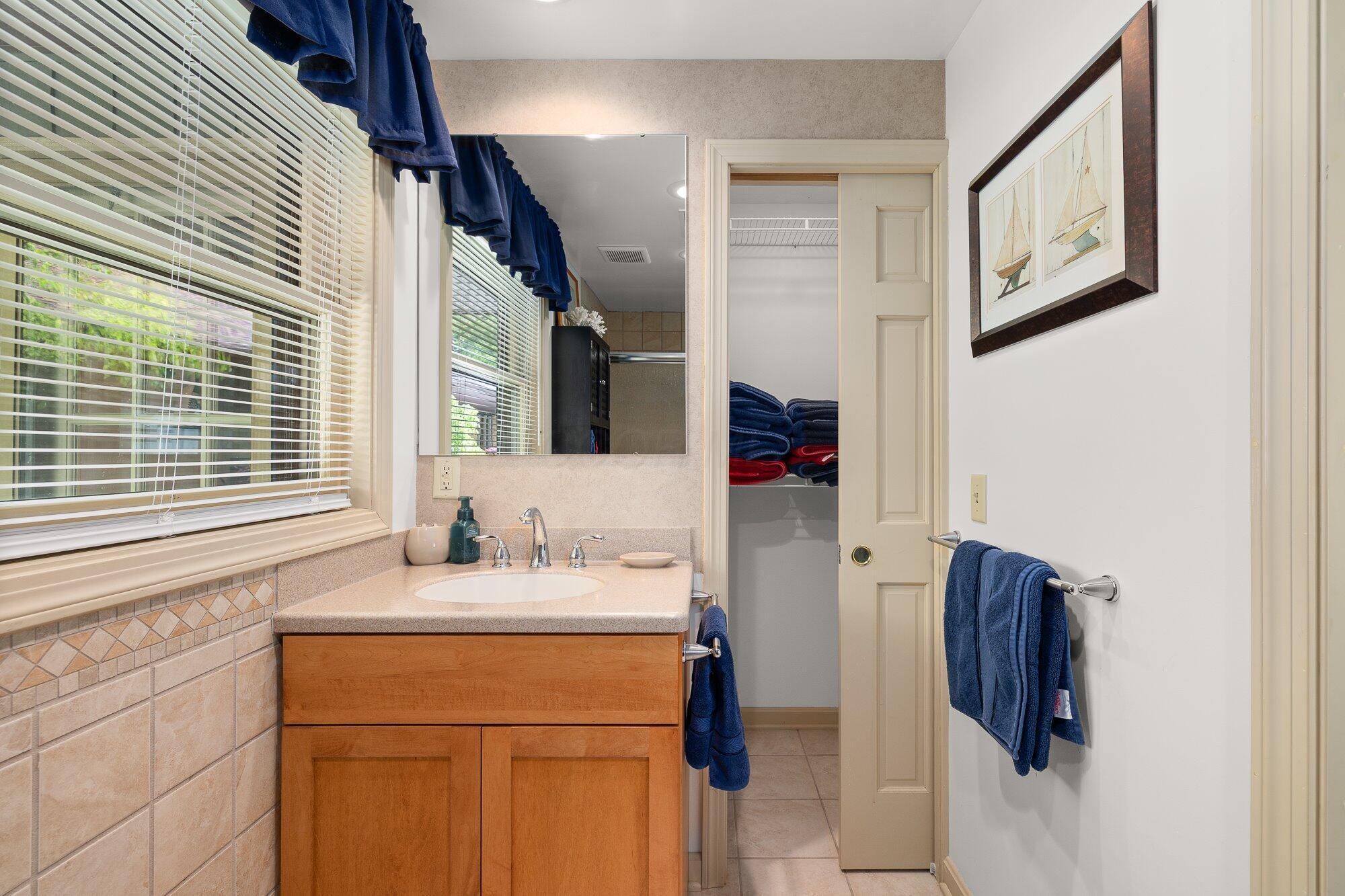 1833 E Hanley Road Property Photo 70