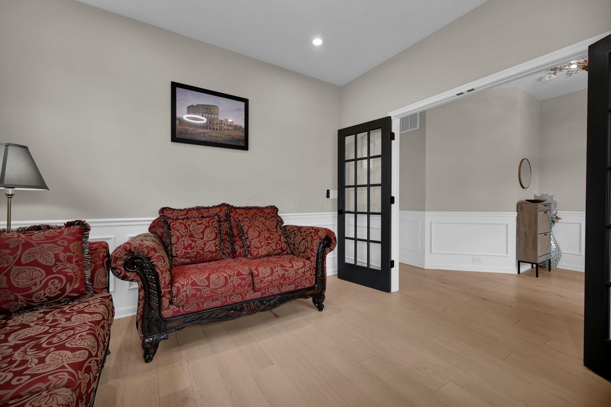 831 Pathlow Drive Property Photo 8