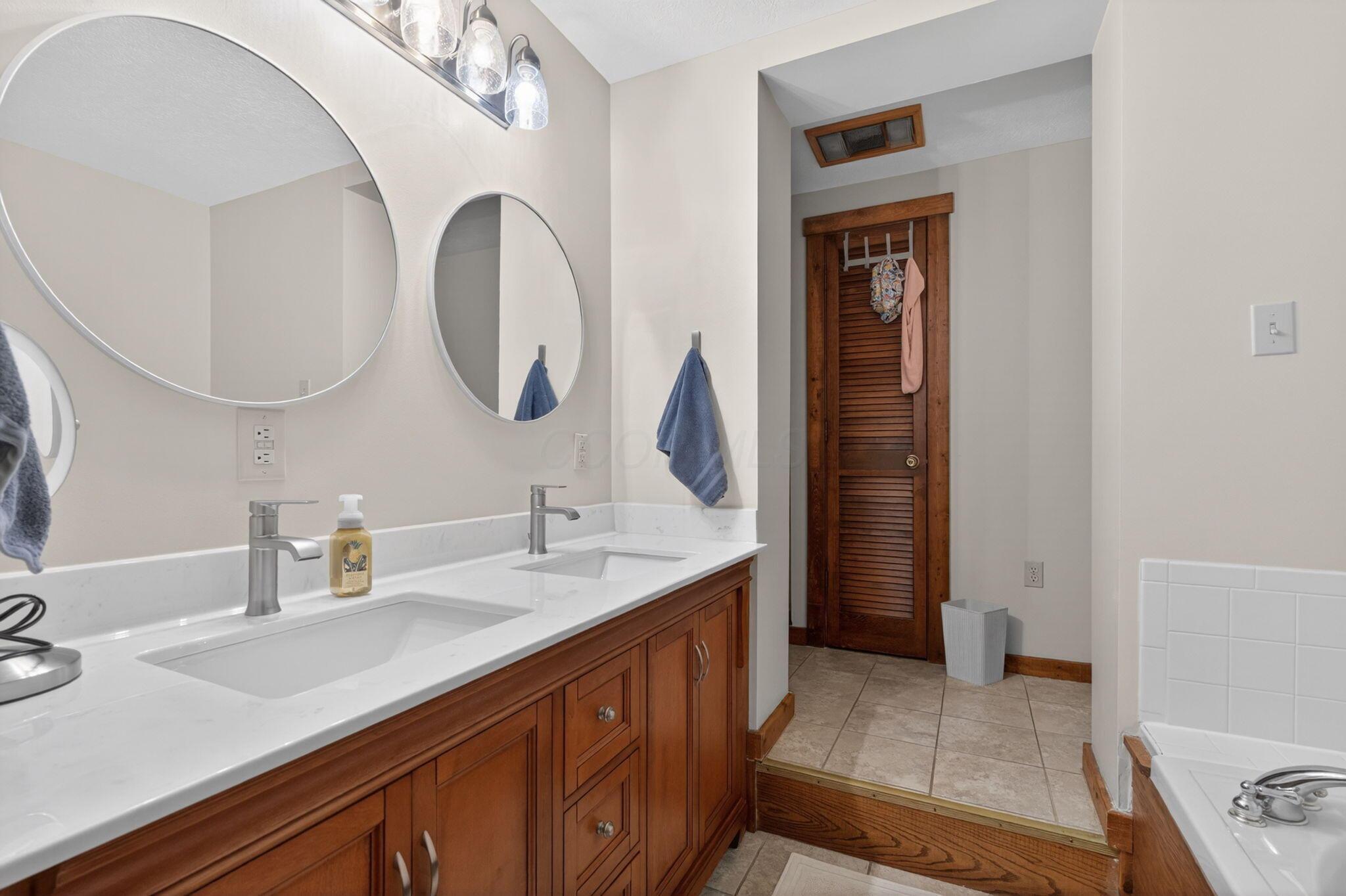 2717 Darling Road Property Photo 16