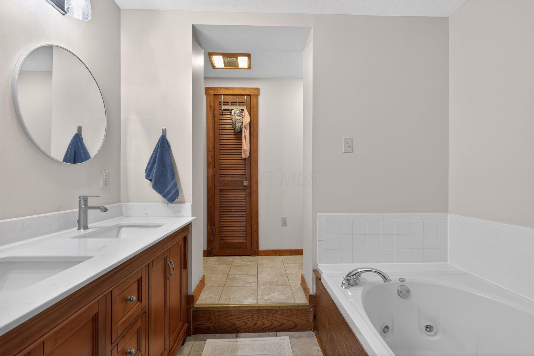 2717 Darling Road Property Photo 17