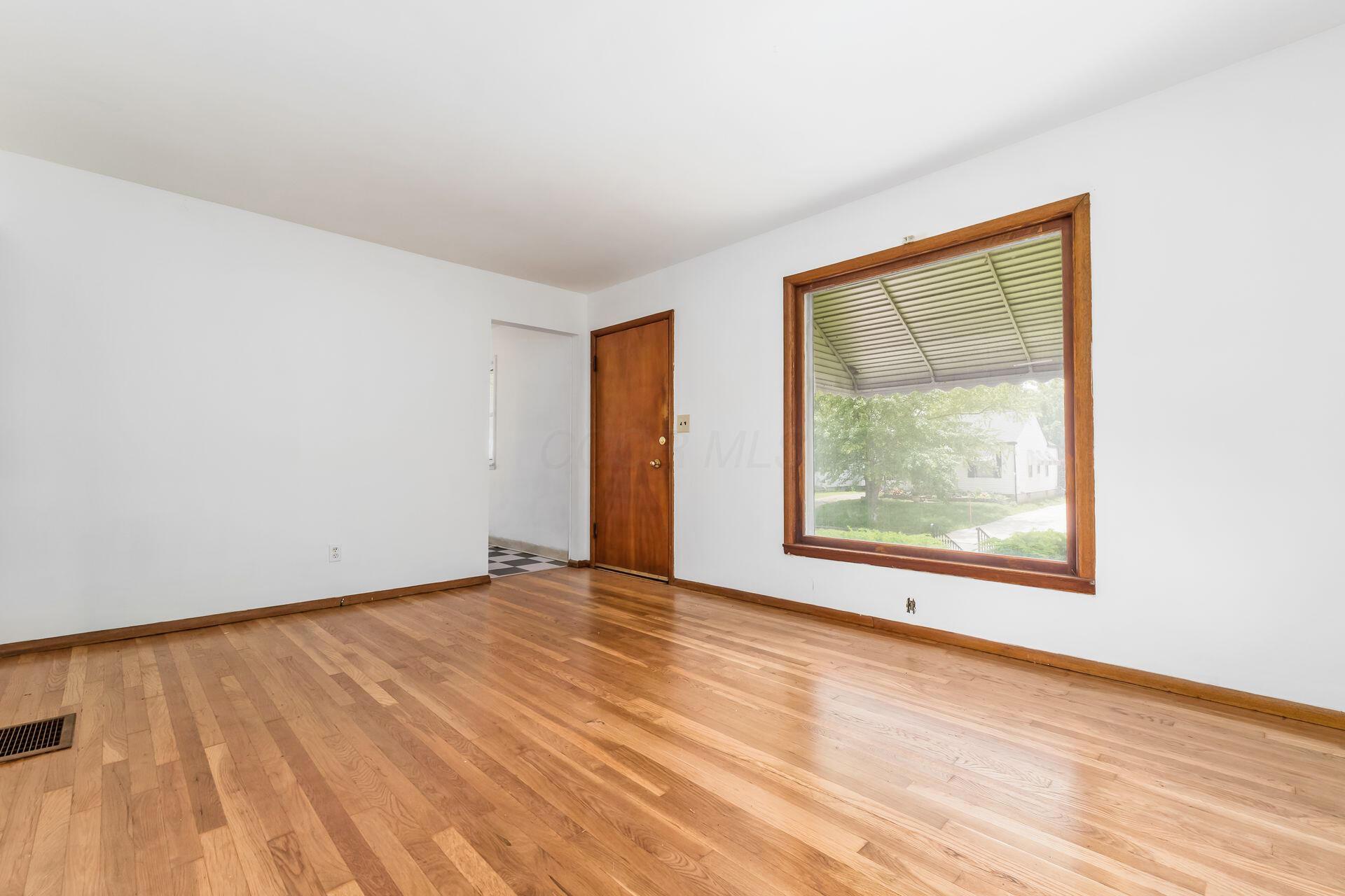 672 E Mithoff Street Property Photo 5