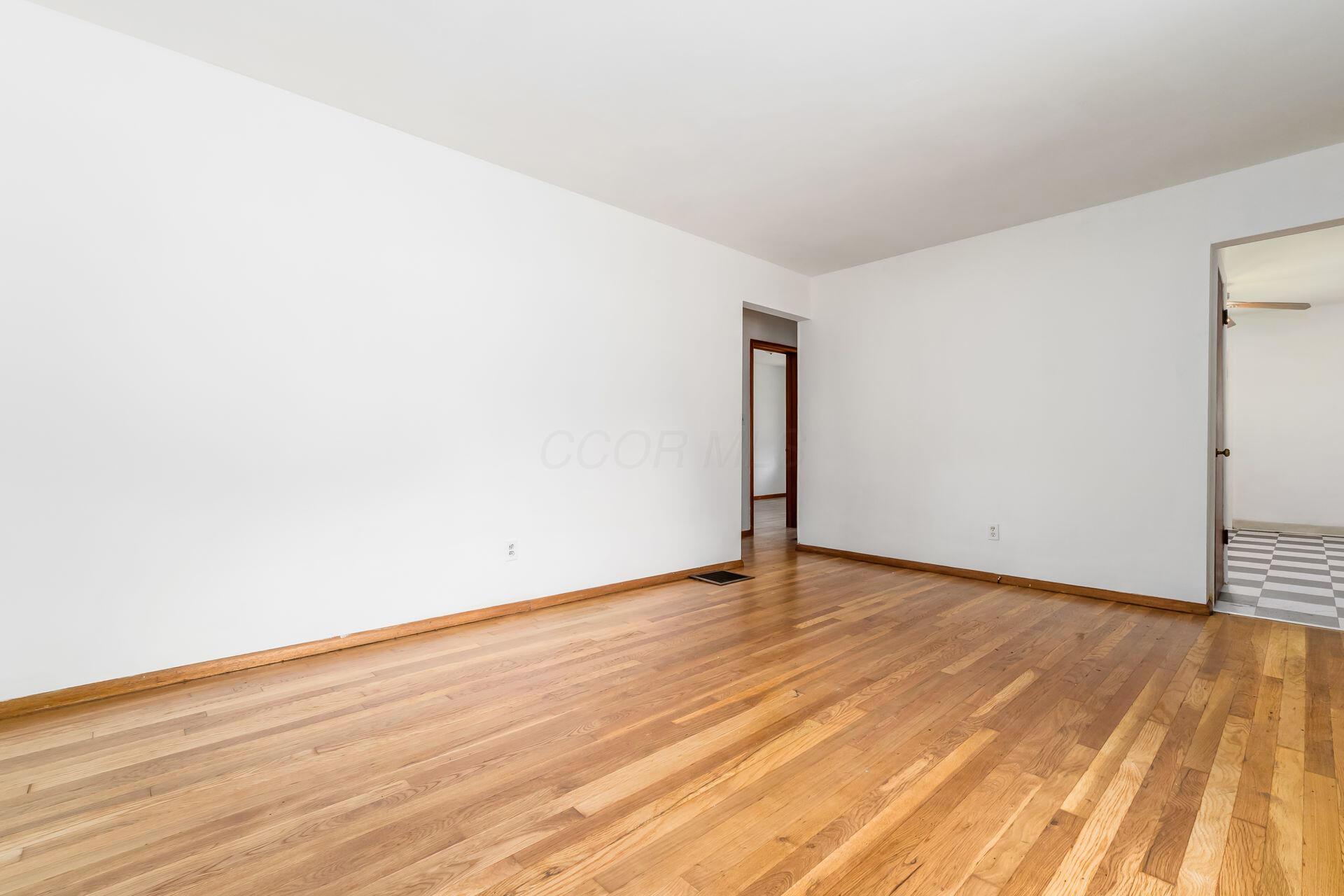 672 E Mithoff Street Property Photo 7
