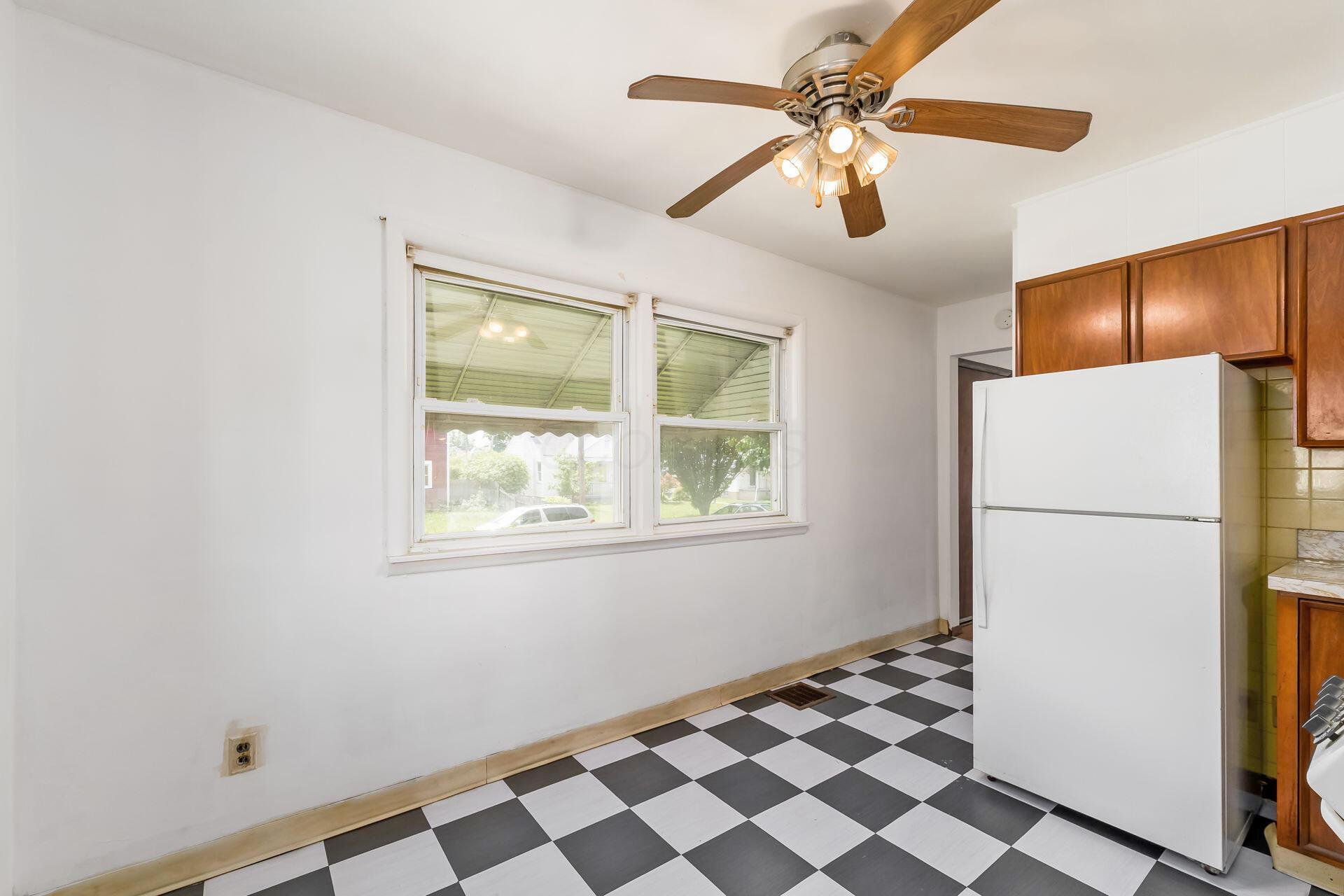 672 E Mithoff Street Property Photo 10