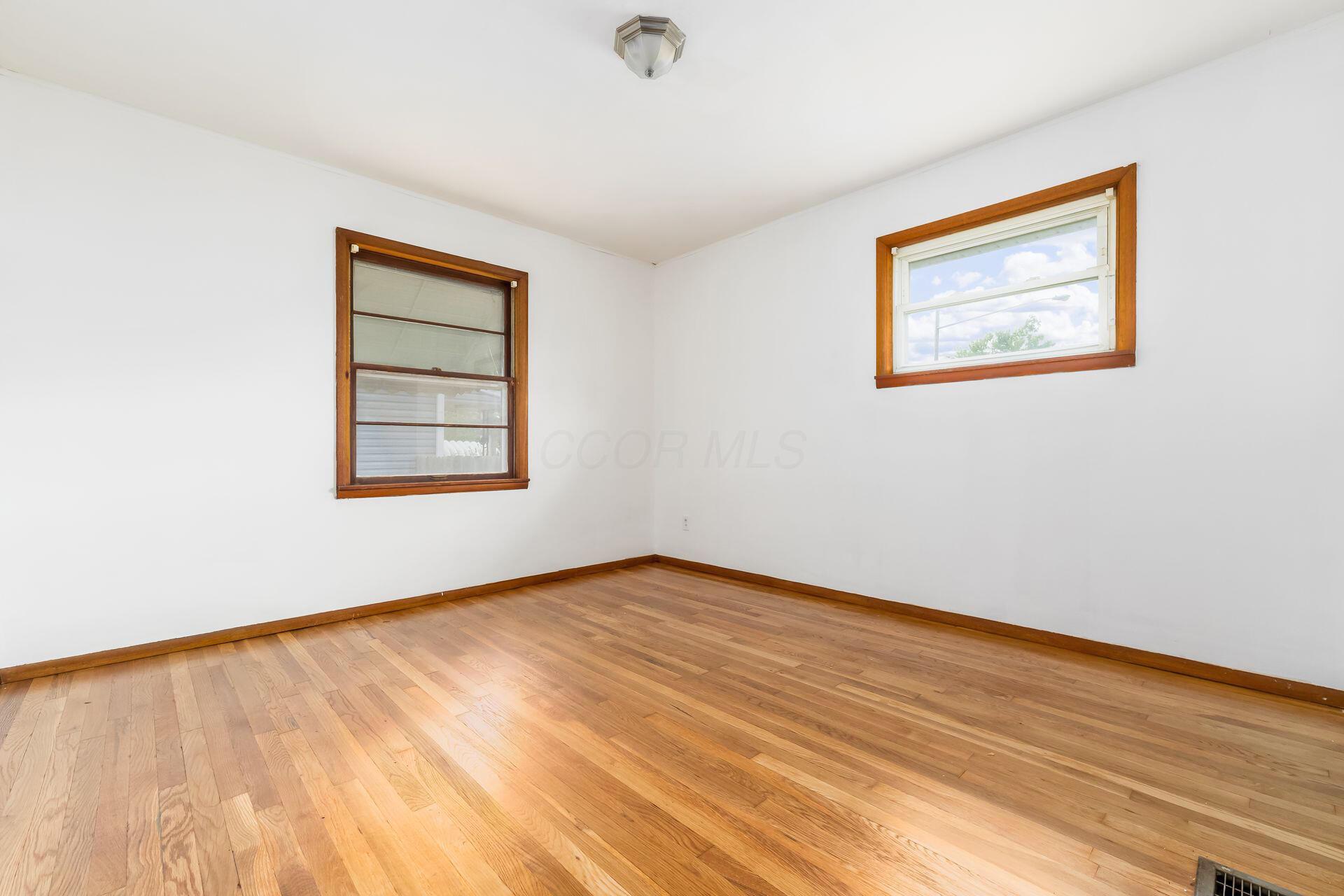 672 E Mithoff Street Property Photo 12