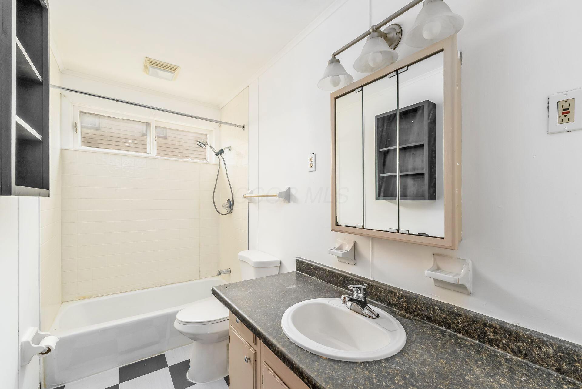 672 E Mithoff Street Property Photo 14
