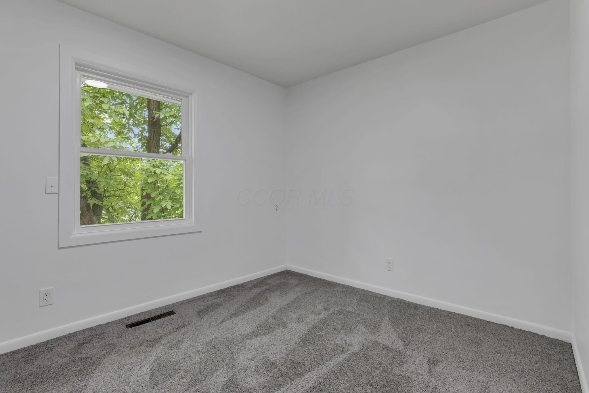 4636 Dundee Avenue Property Photo 20
