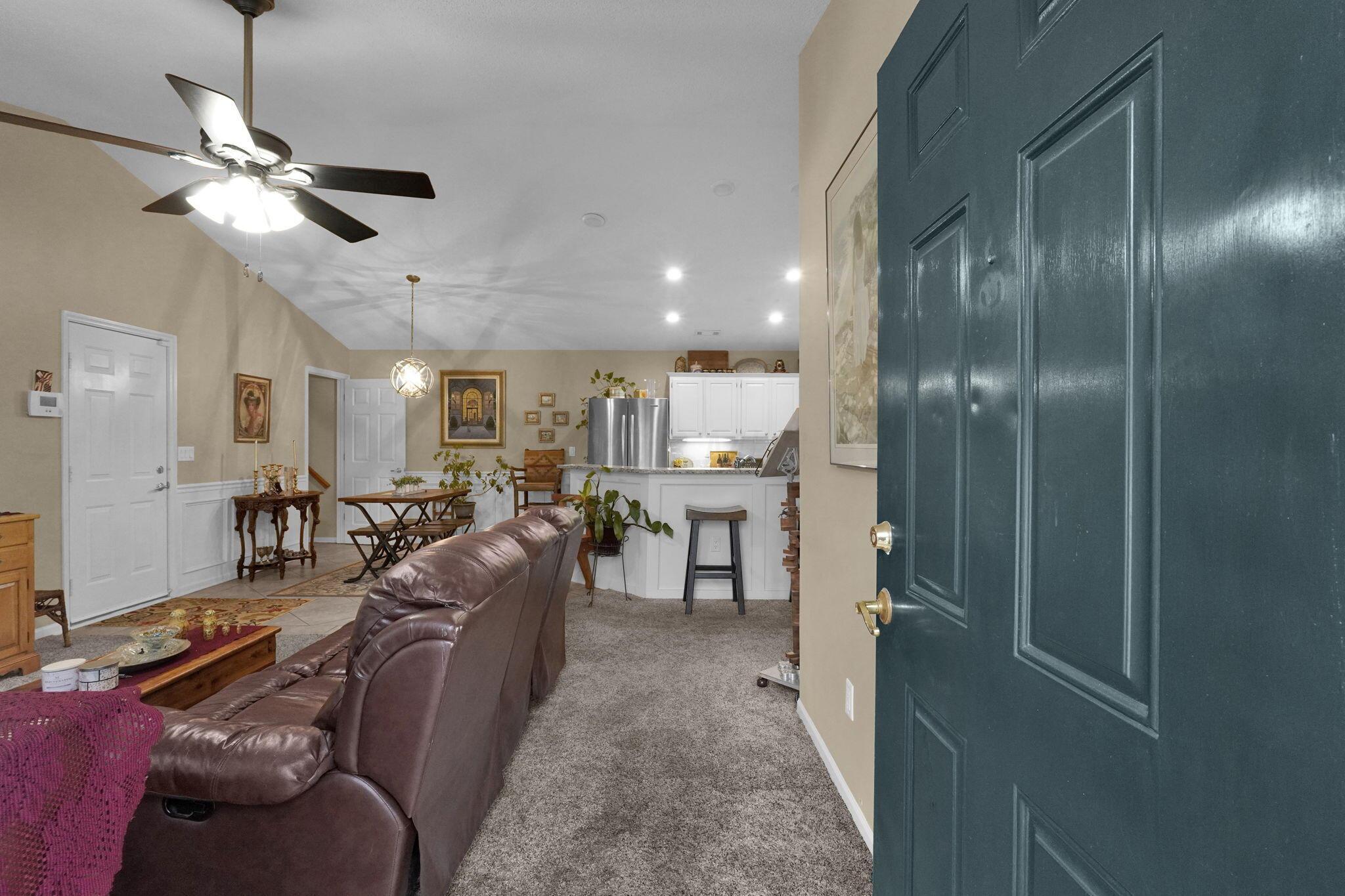 3940 Crestfield Drive Property Photo 6