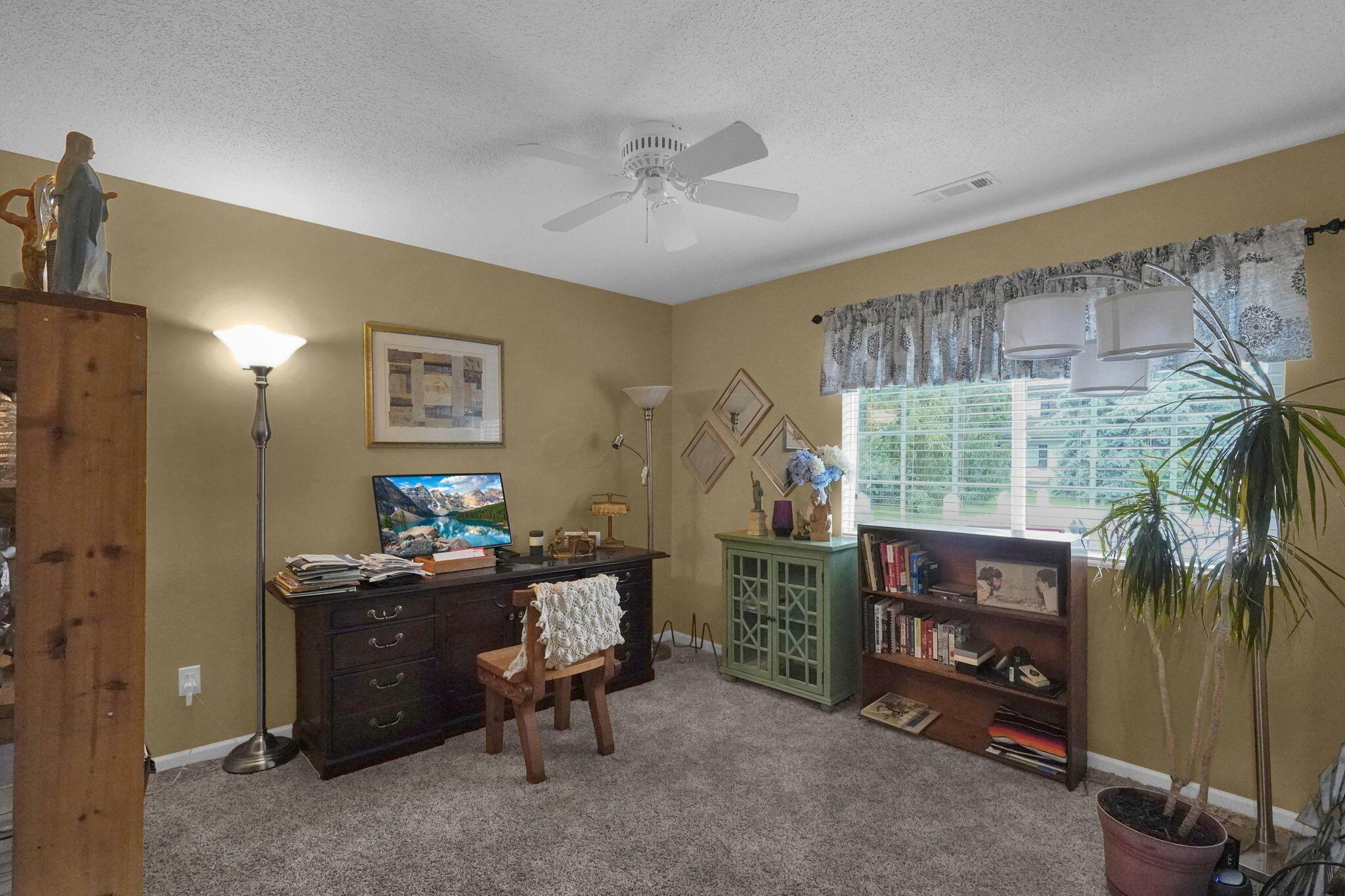 3940 Crestfield Drive Property Photo 9