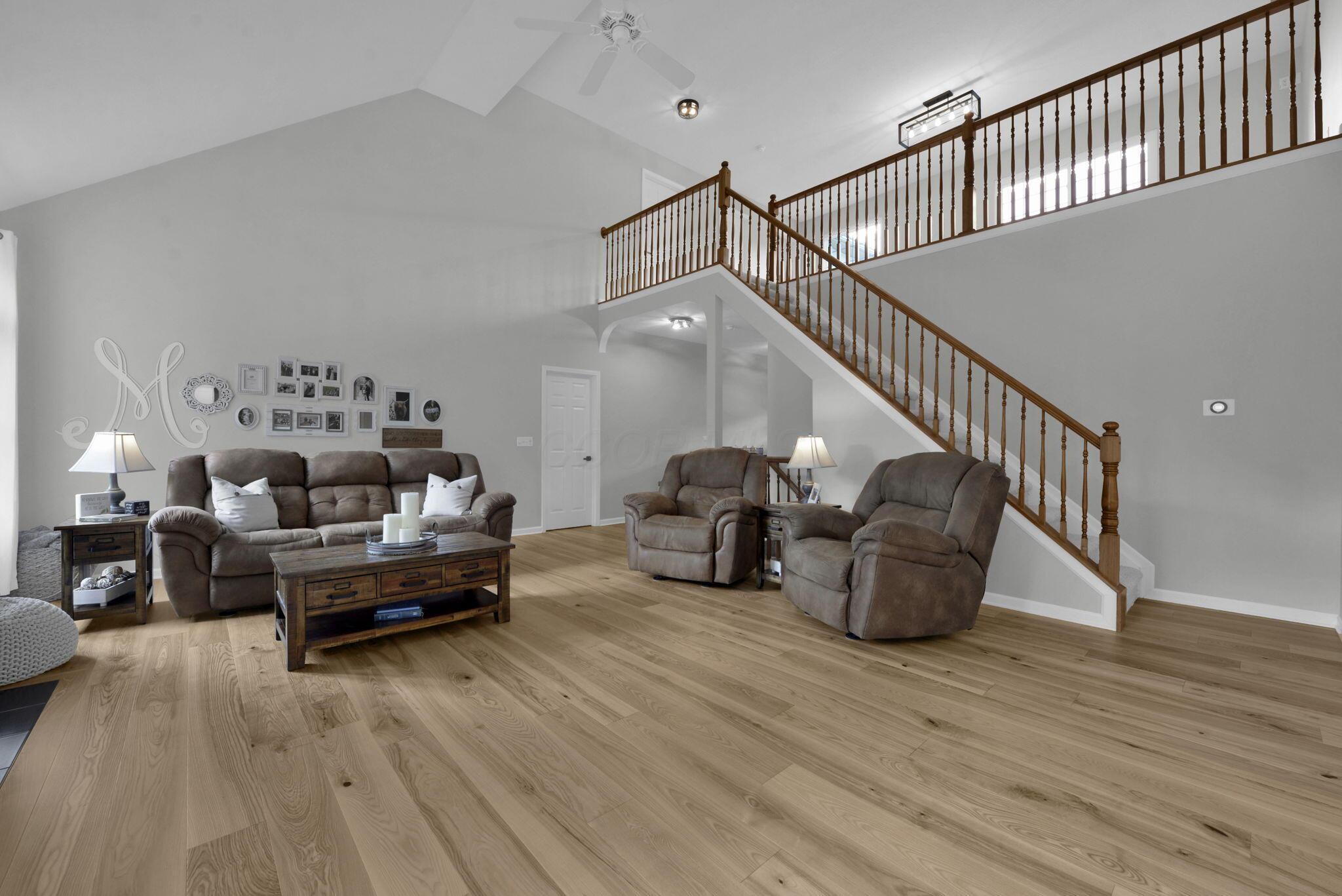 300 Waters Edge Drive Property Photo 7