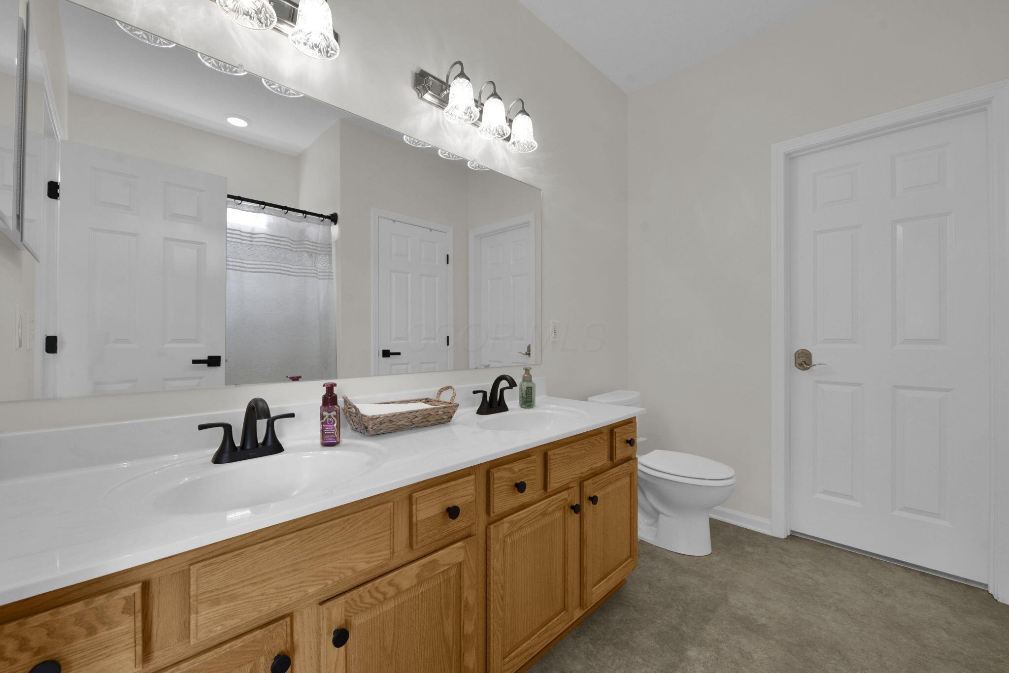 300 Waters Edge Drive Property Photo 19