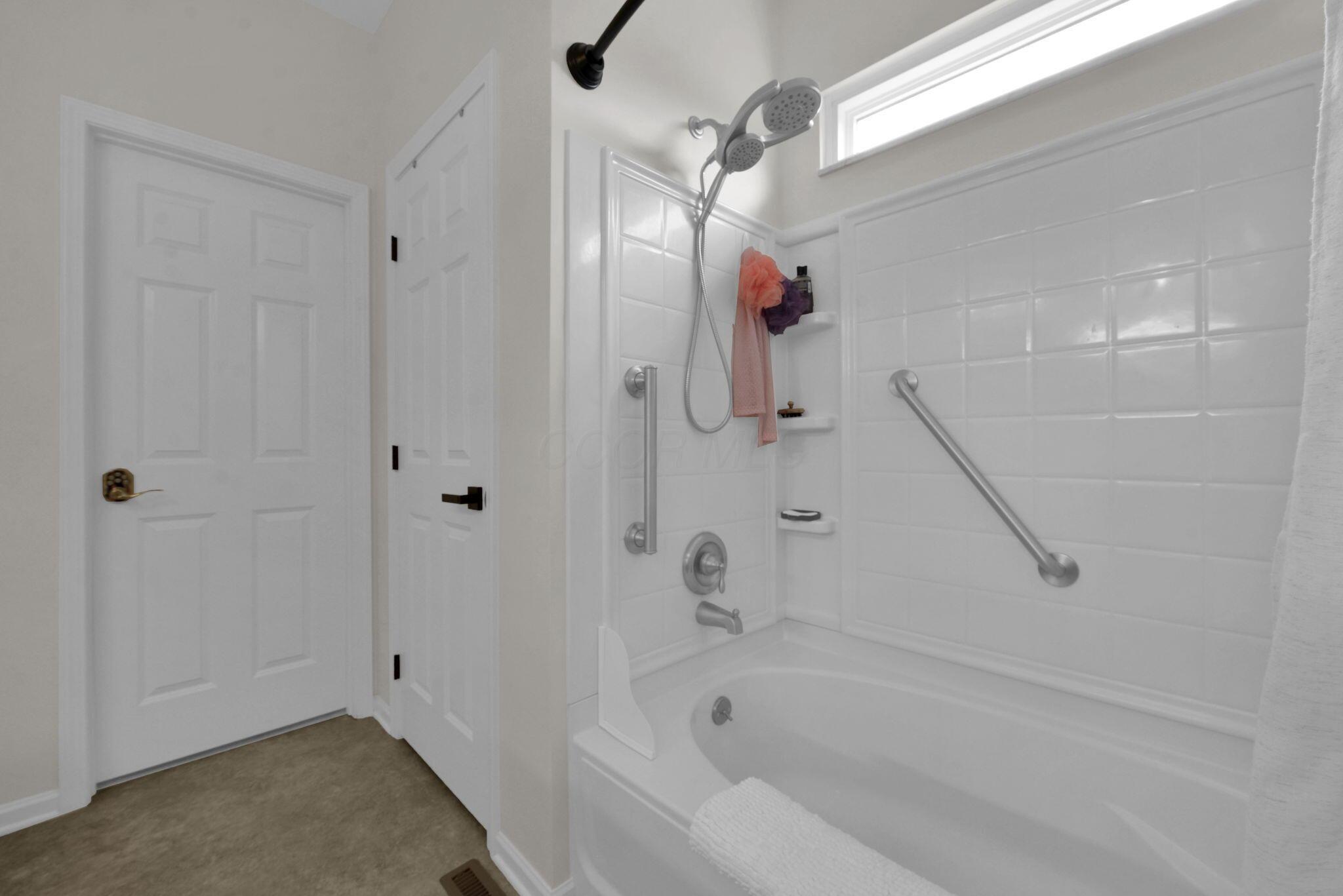 300 Waters Edge Drive Property Photo 20
