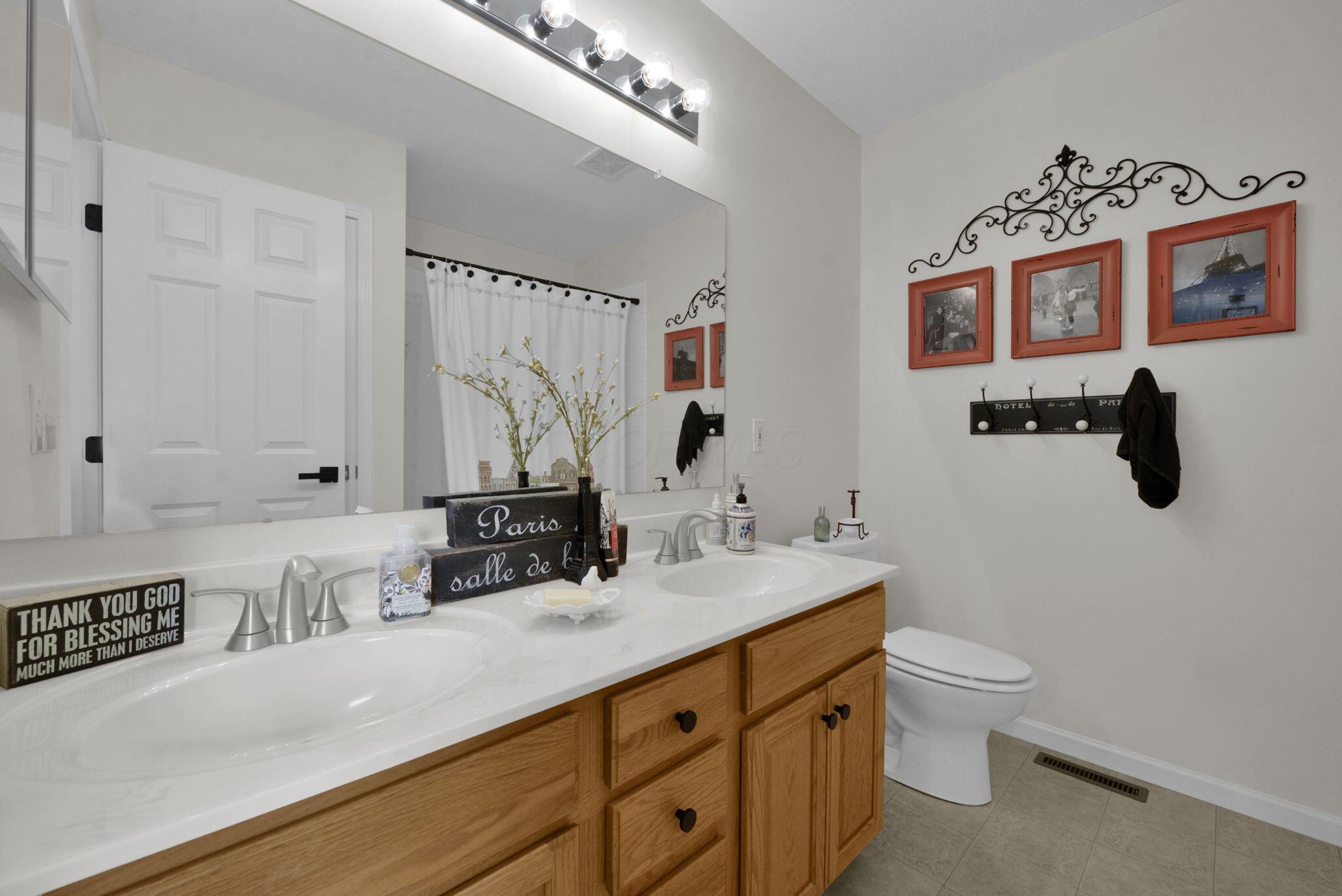 300 Waters Edge Drive Property Photo 25