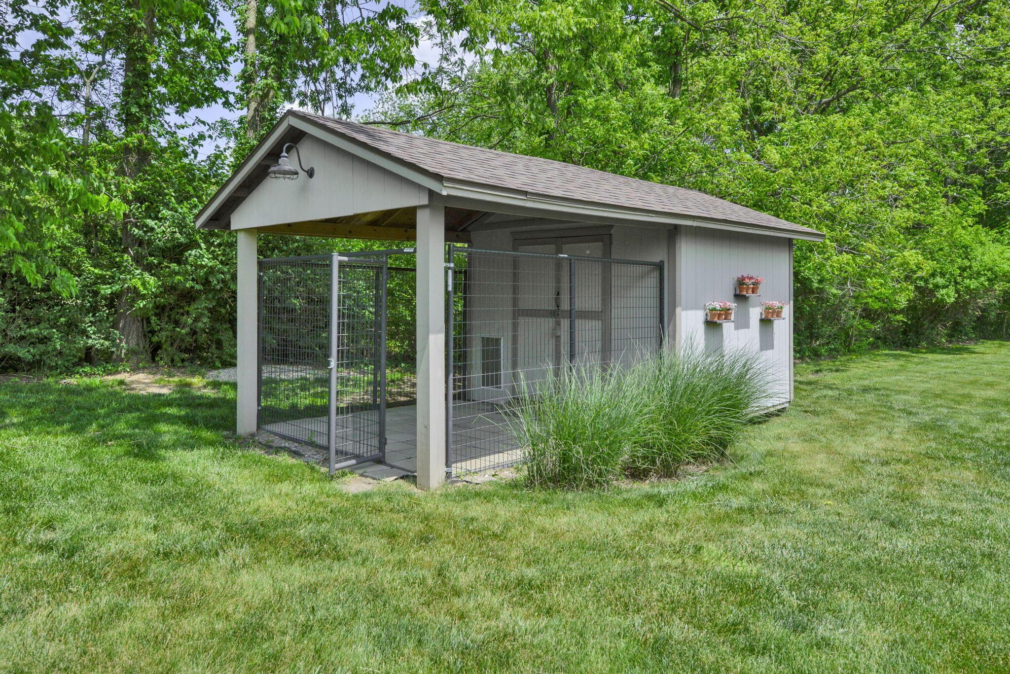 300 Waters Edge Drive Property Photo 33