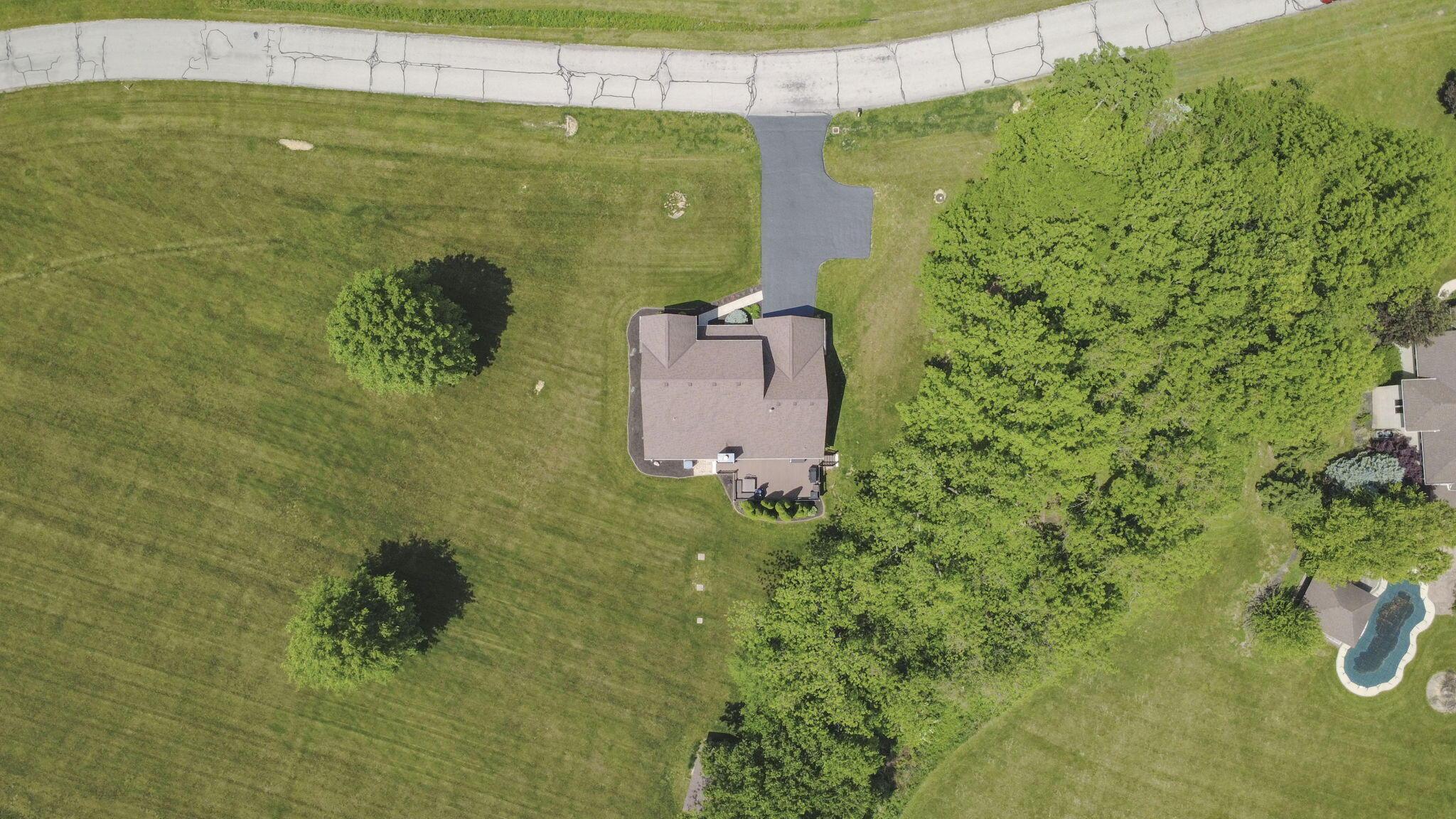 300 Waters Edge Drive Property Photo 44