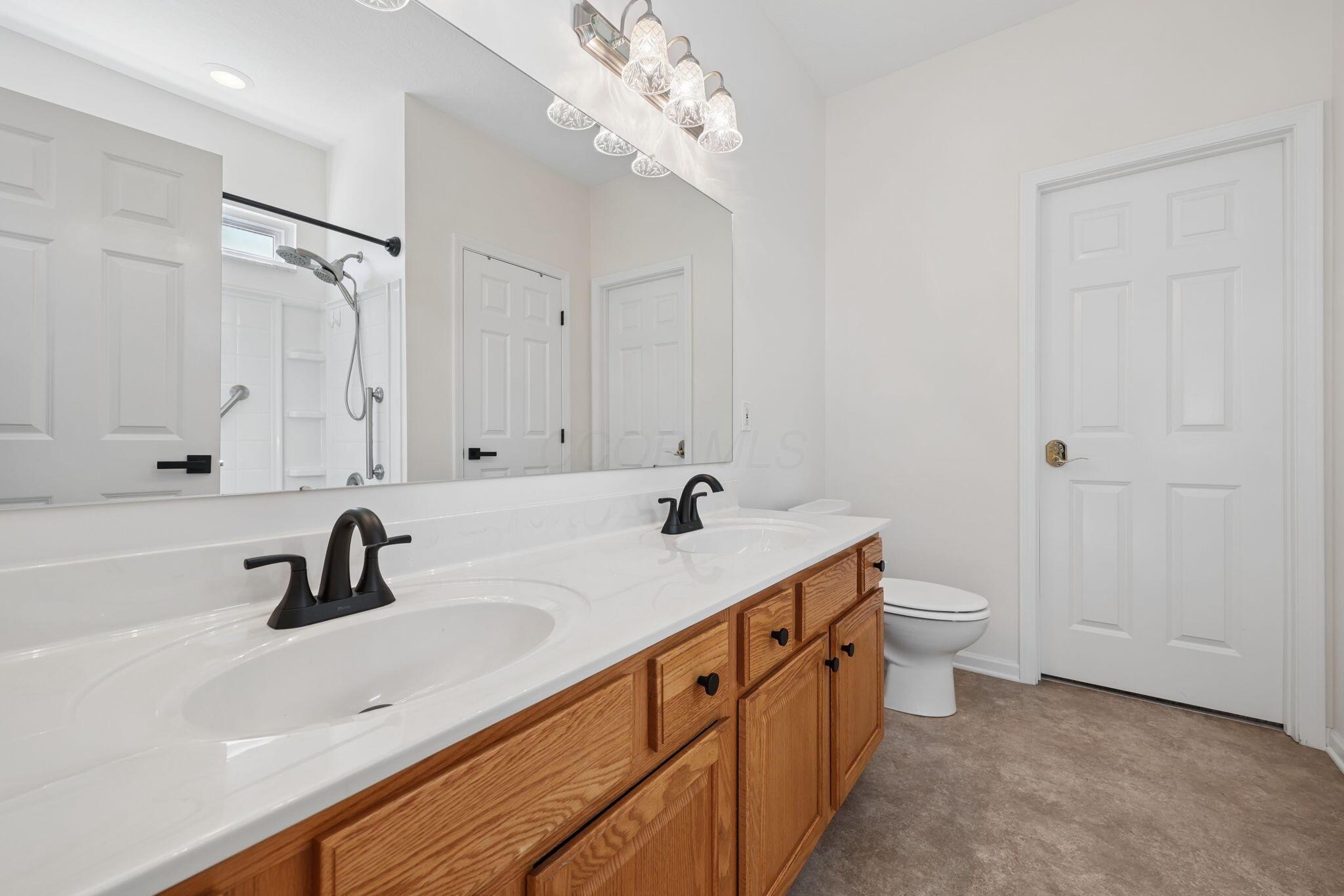 300 Waters Edge Drive Property Photo 16
